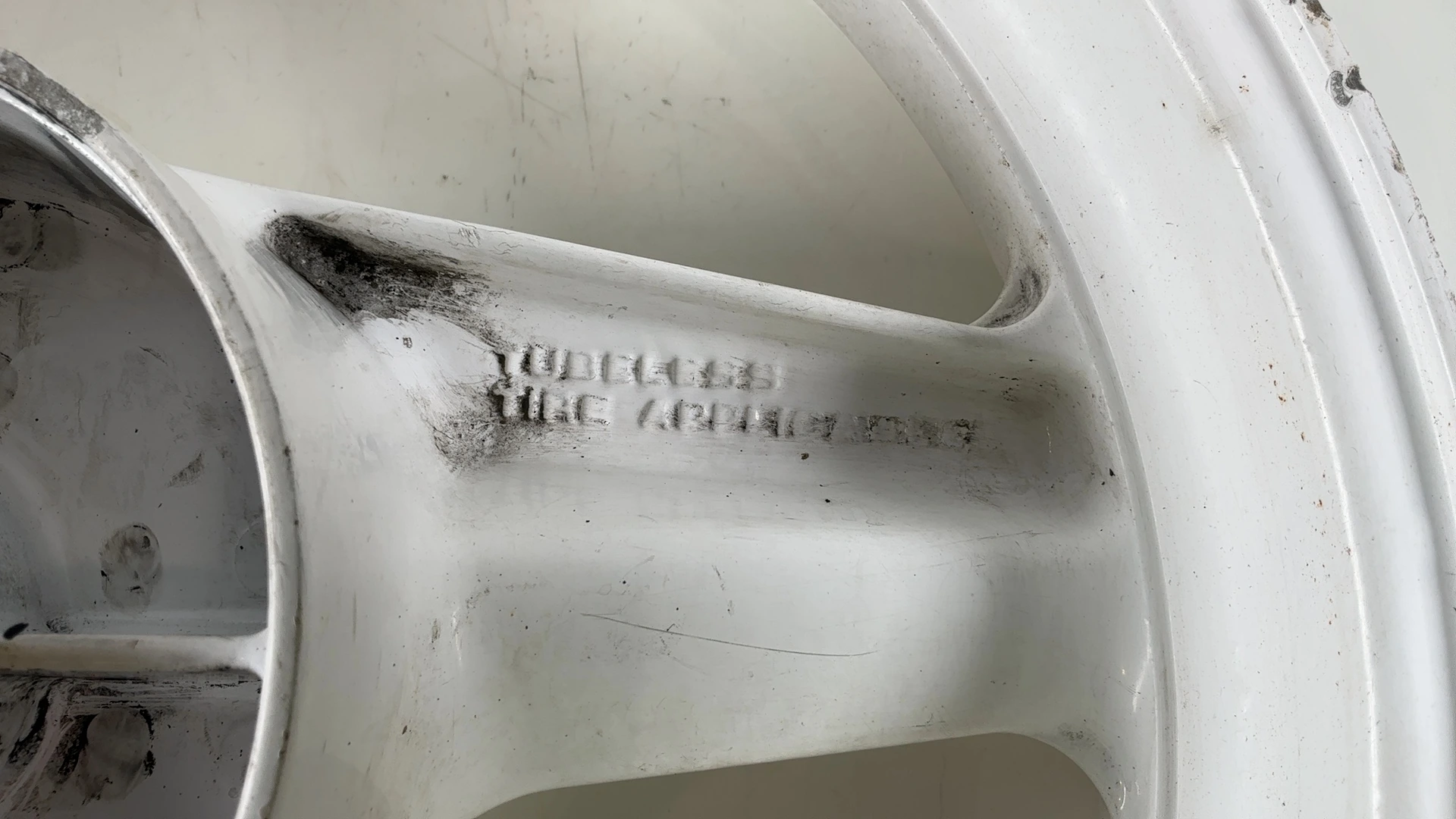 Honda CBR600F PC19 600cc Rear Wheel Rim 1987-1990 OEM 42650-MN4-305ZD - Image 6