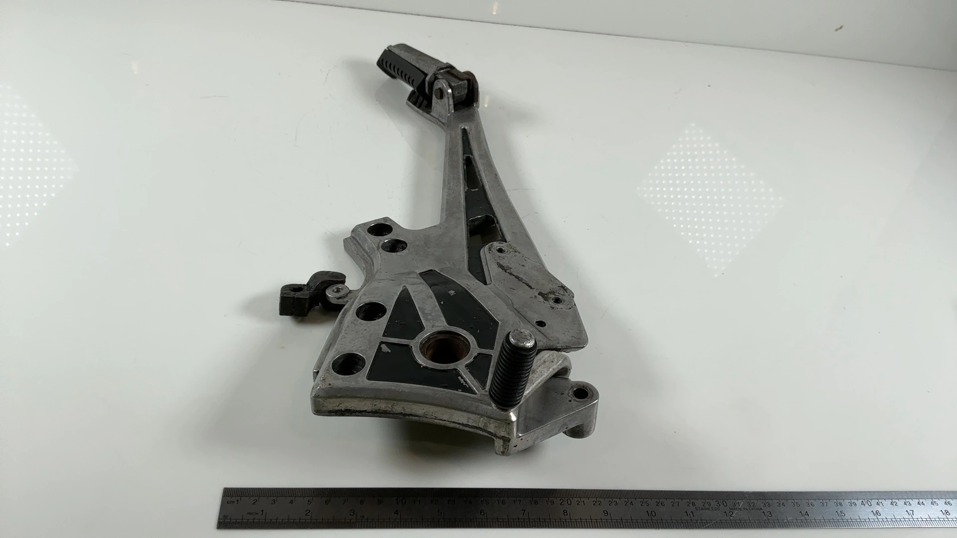 Kawasaki Ninja GPZ900R ZX900 900cc Left Footrest Bracket 1984-85 OEM 35011-1214 - Image 5