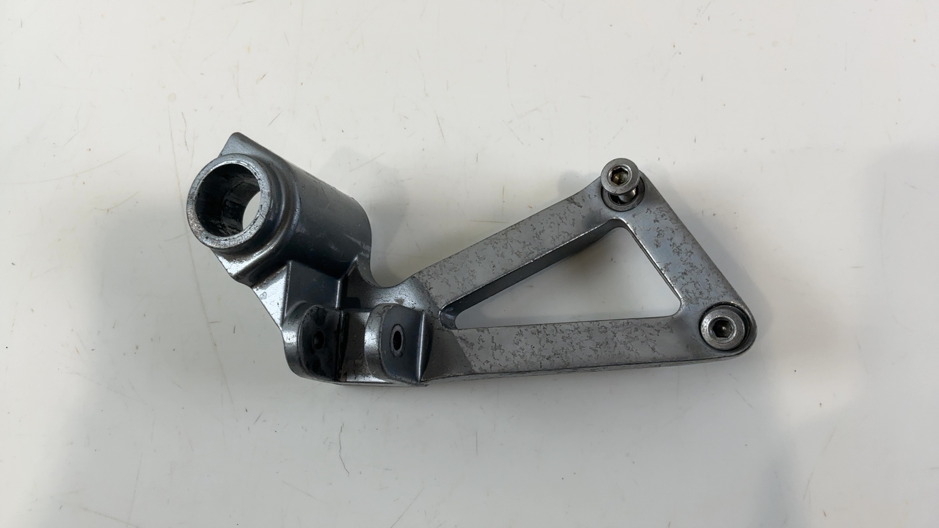 Kawasaki Ninja ZX9R ZX900 900cc Rear Right Footrest Bracket 1994-1997 35011-1668 - Image 2