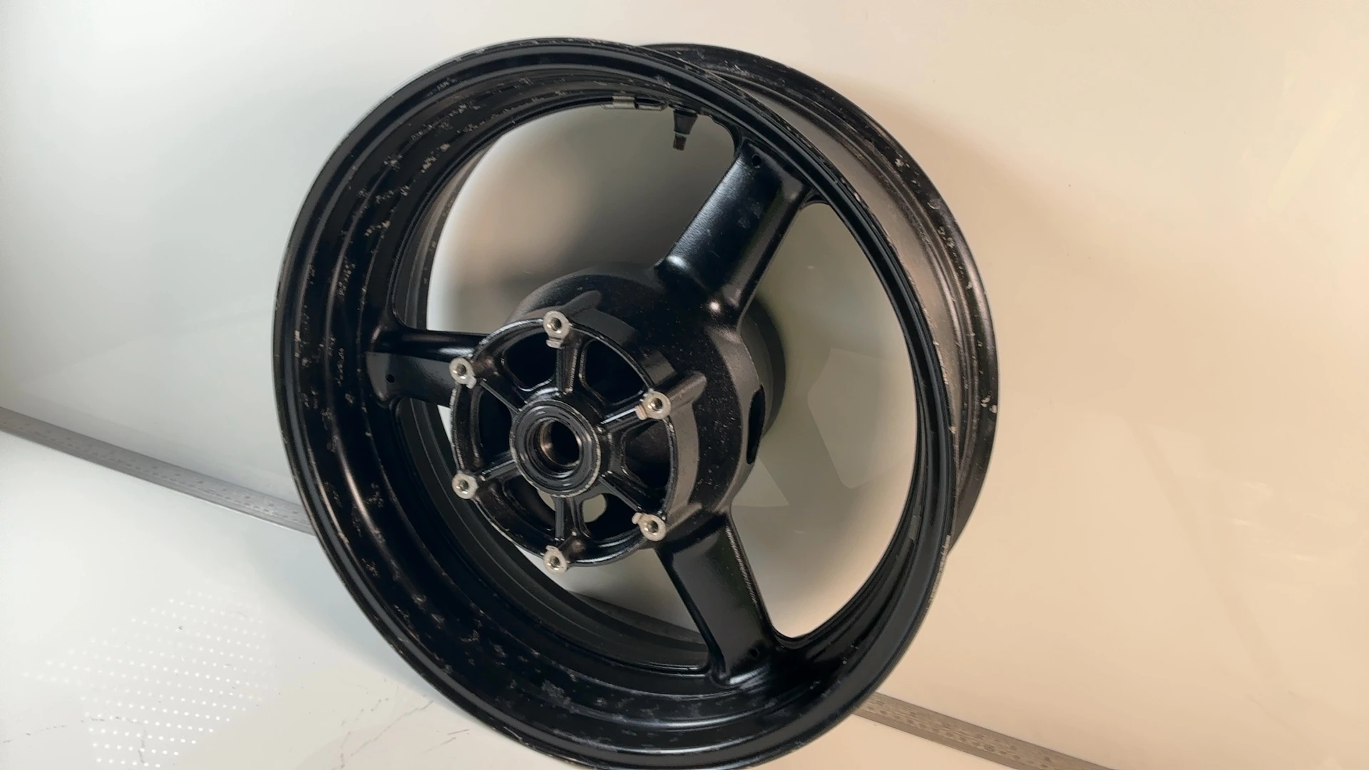Yamaha FZ1 Fazer FZS1000 1000cc Rear Wheel Rim 2001-2005 OEM 5LV-25338-00 - Image 5