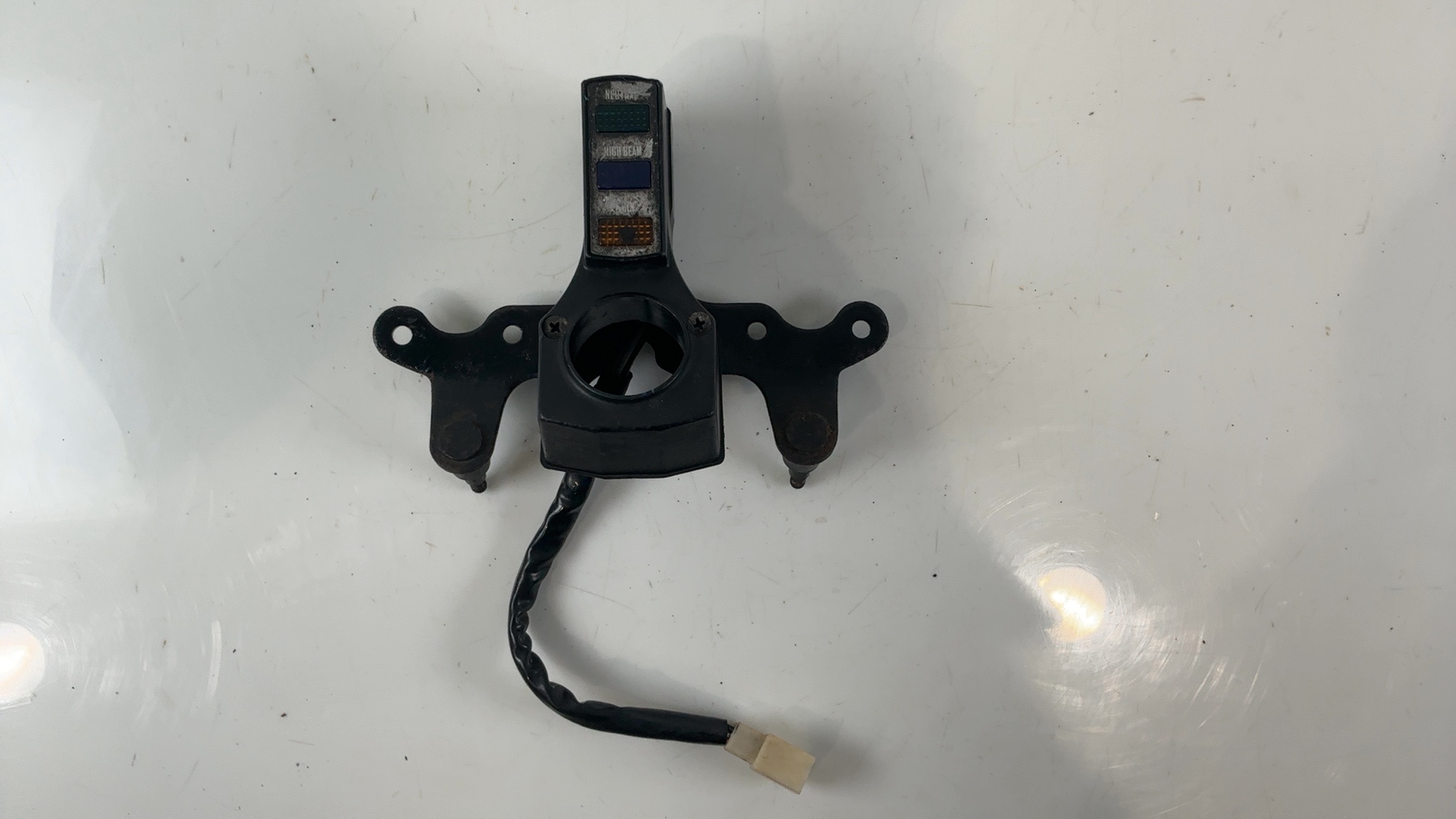 Kawasaki KZ250 LTD KZ250-D1 250cc Gauge Bracket Pilot Box 1980 OEM 25023-1011 - Image 1