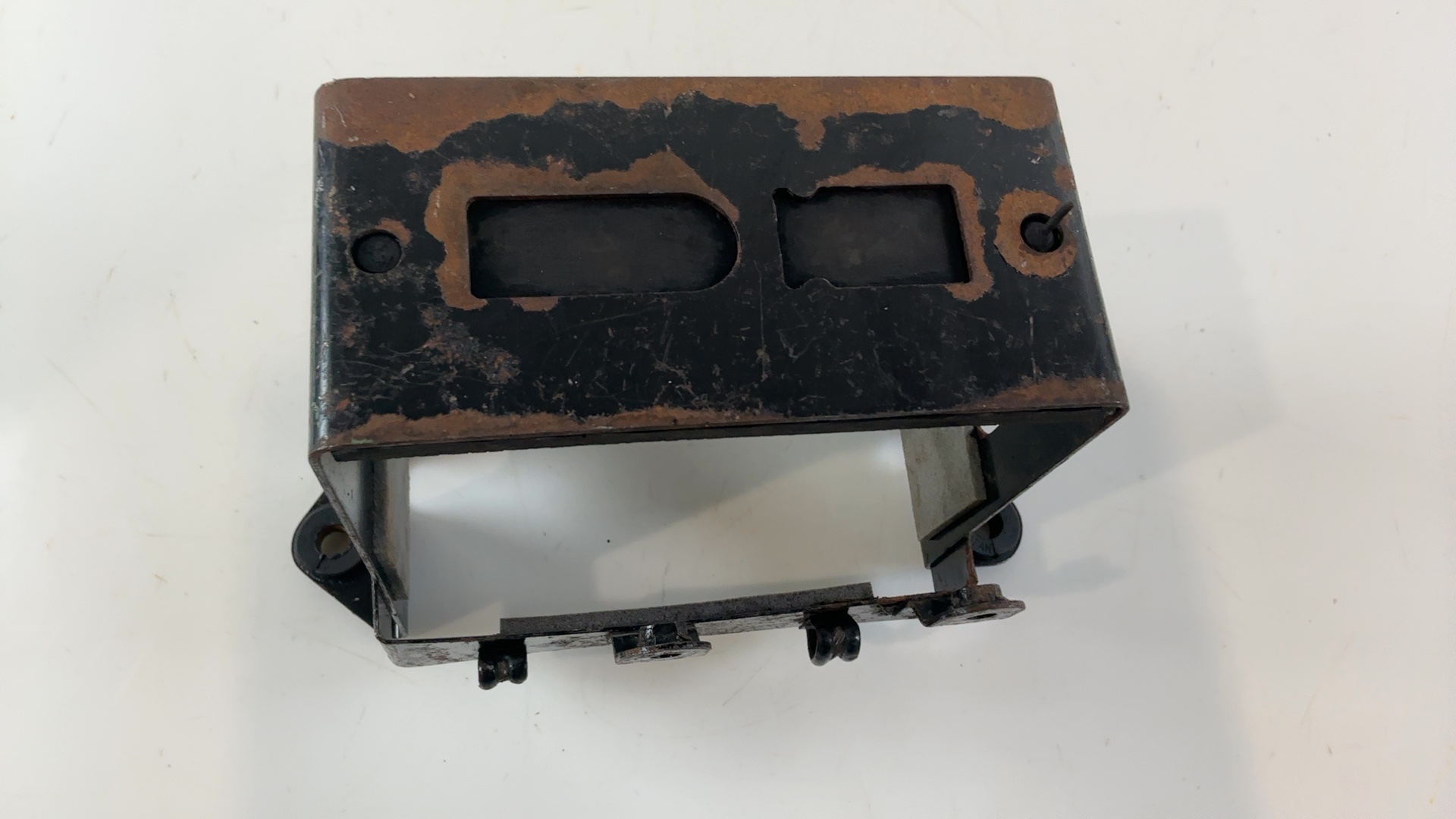 Suzuki GS750 GS750E 750 CC Battery Box Holder Tray 1976-1983 OEM 41500-45000 - Image 7