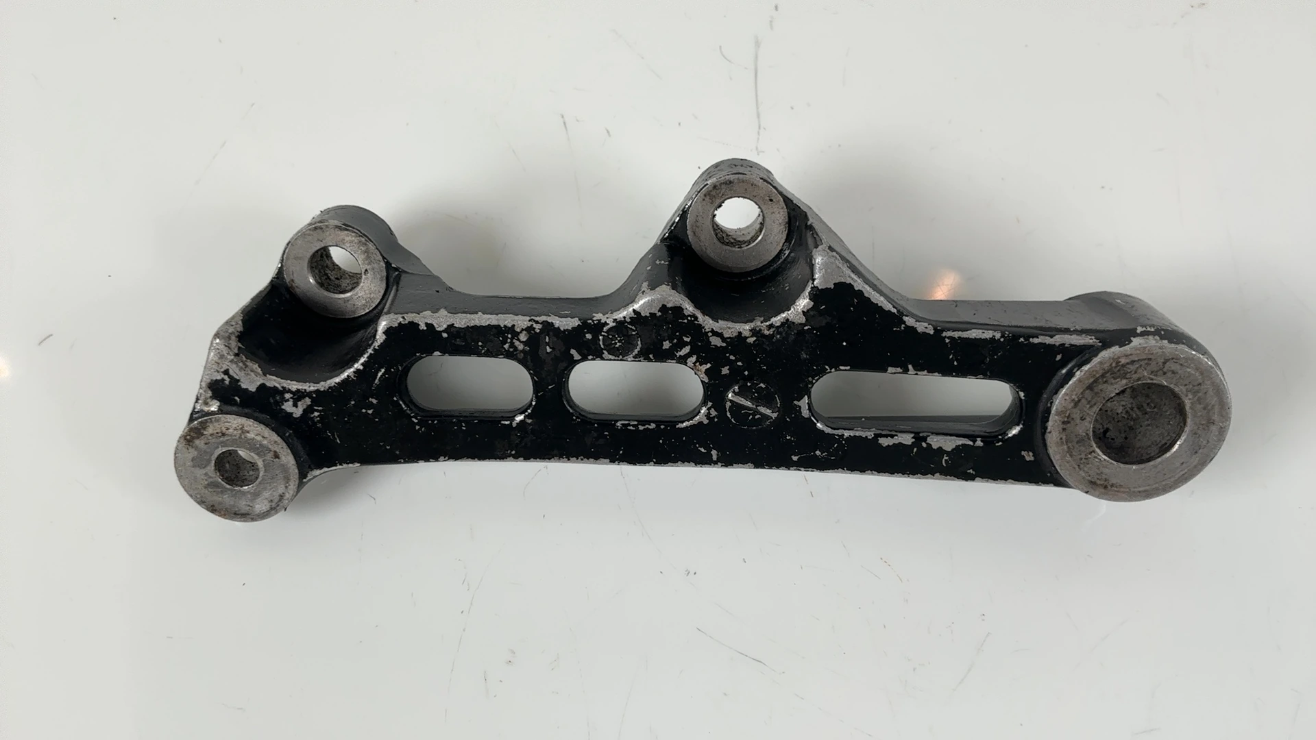 Yamaha FZR1000 1AE 1000cc Rear Brake Caliper Bracket 1987-88 OEM 1AE-25819-00-00 - Image 2