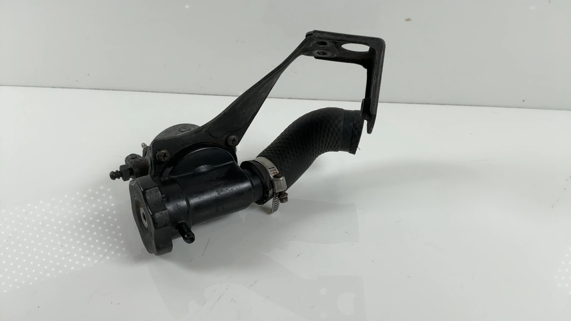 Kawasaki ZZR600 ZX600E 600cc Thermostat Housing 1993-2005 OEM 14075-1068 - Image 7