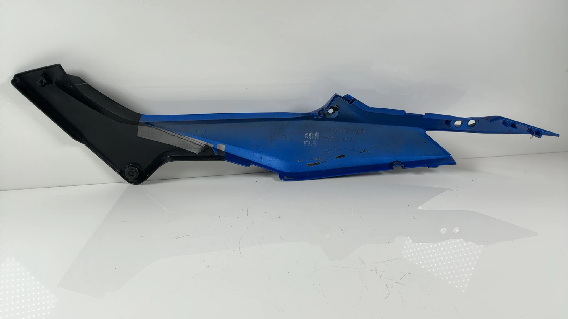 Honda CBR 125R JC34 125cc Right Rear Tail Cowl Panel 2004-06 OEM 83540-KPPA-9010 - Image 2