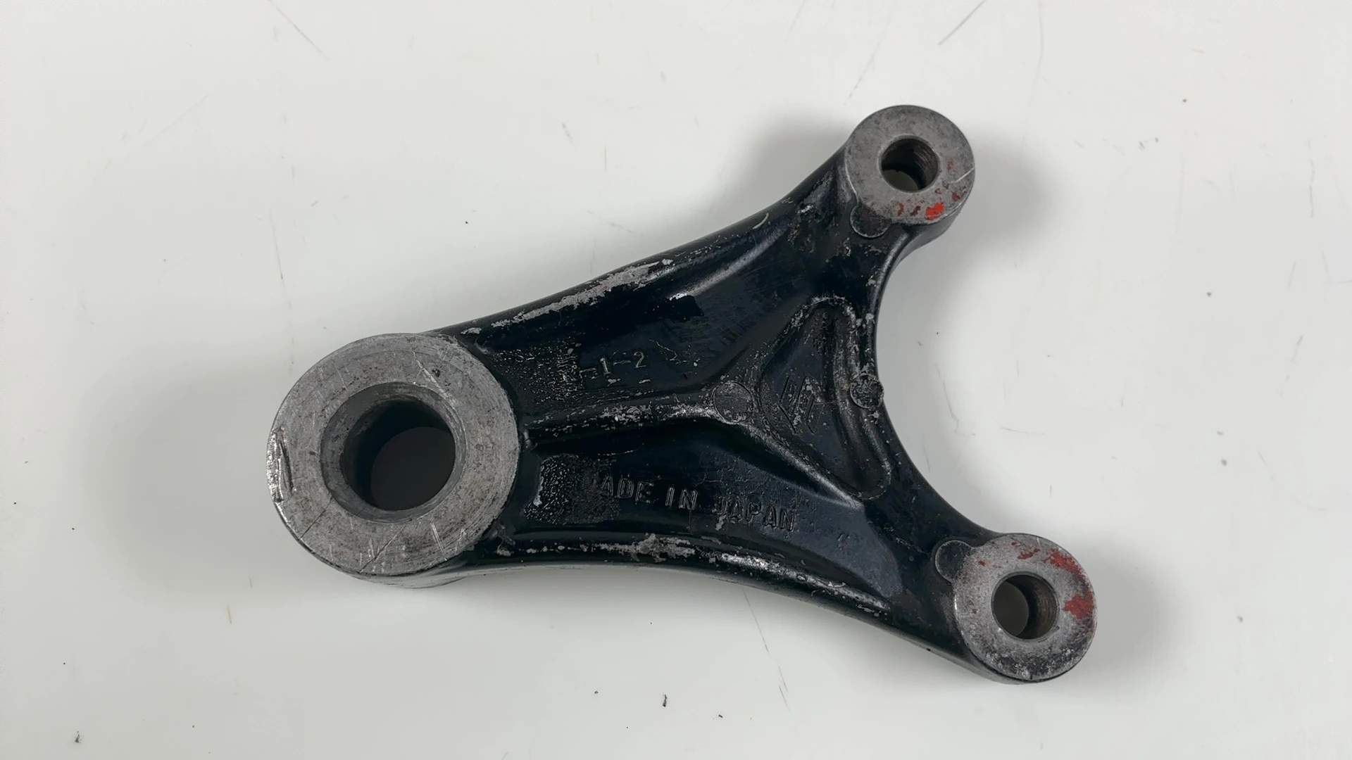 Suzuki GS1100E GS1100 1100cc Rear Brake Caliper Bracket 1981-82 OEM 69721-47001