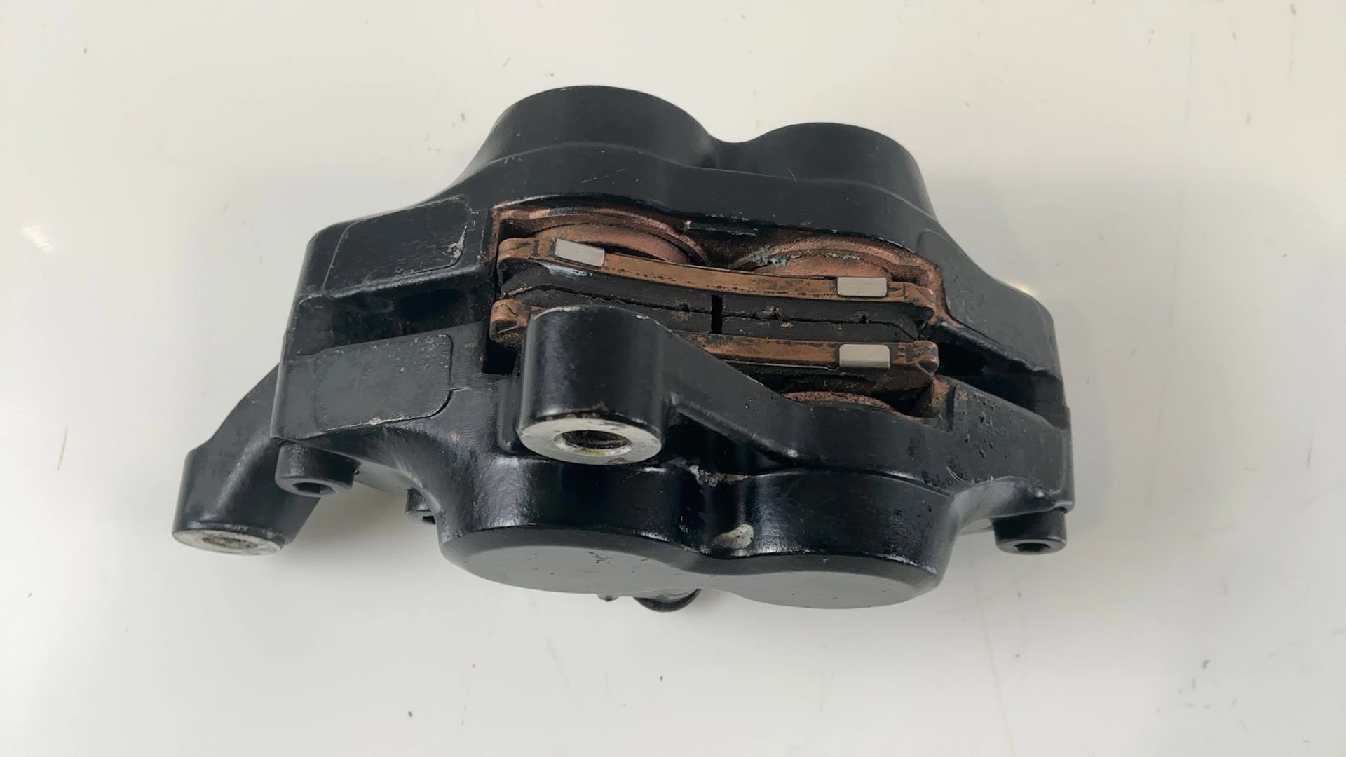 Yamaha FZR 1000 3GM 1000cc Front Right Brake Caliper 1991-93 OEM 3GM-2580U-50-00 - Image 1