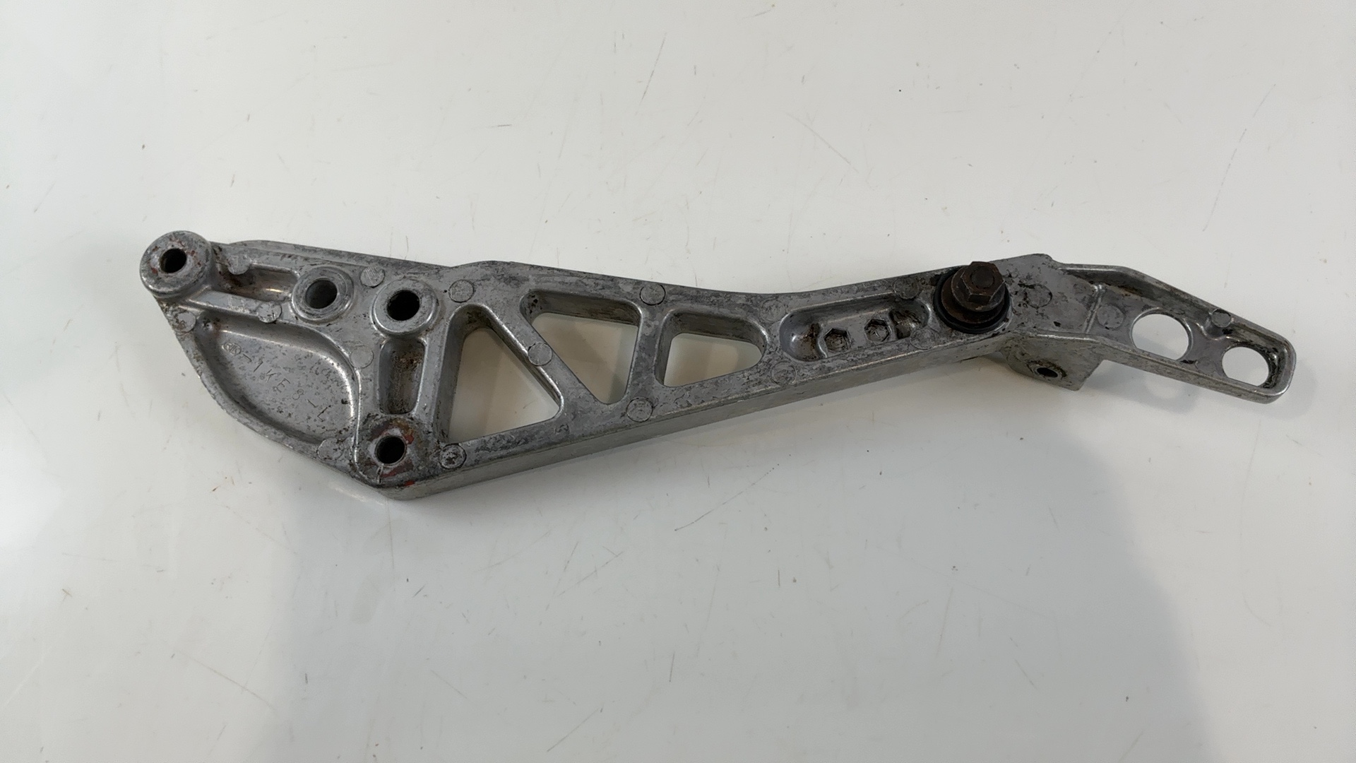 Honda Interceptor VF750F MC08 250CC Left Footrest Bracket 1983-85 50620-MB2-000 - Image 2