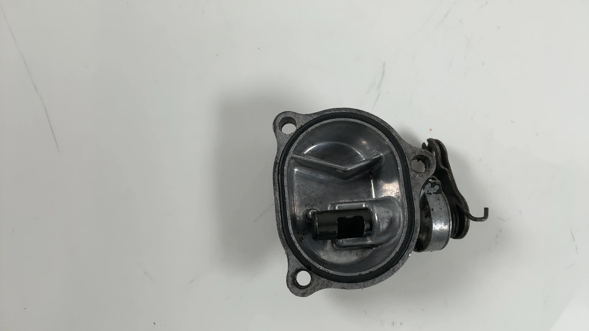 Yamaha AG200 1FE 200cc Exhaust Valve Cylinder Head Cover 1986-87 15A-11186-00-00 - Image 6