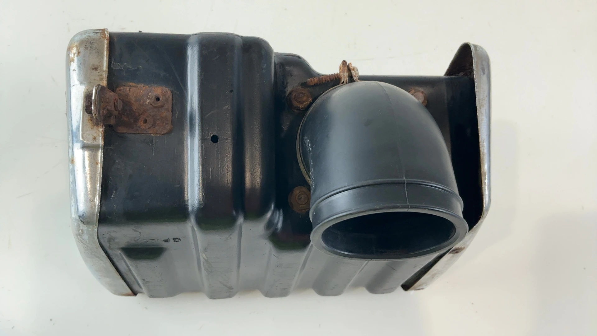 Suzuki GP100 GP125 100cc 125cc Air Filter Box Housing 1978-1993 OEM 13700-39100 - Image 7