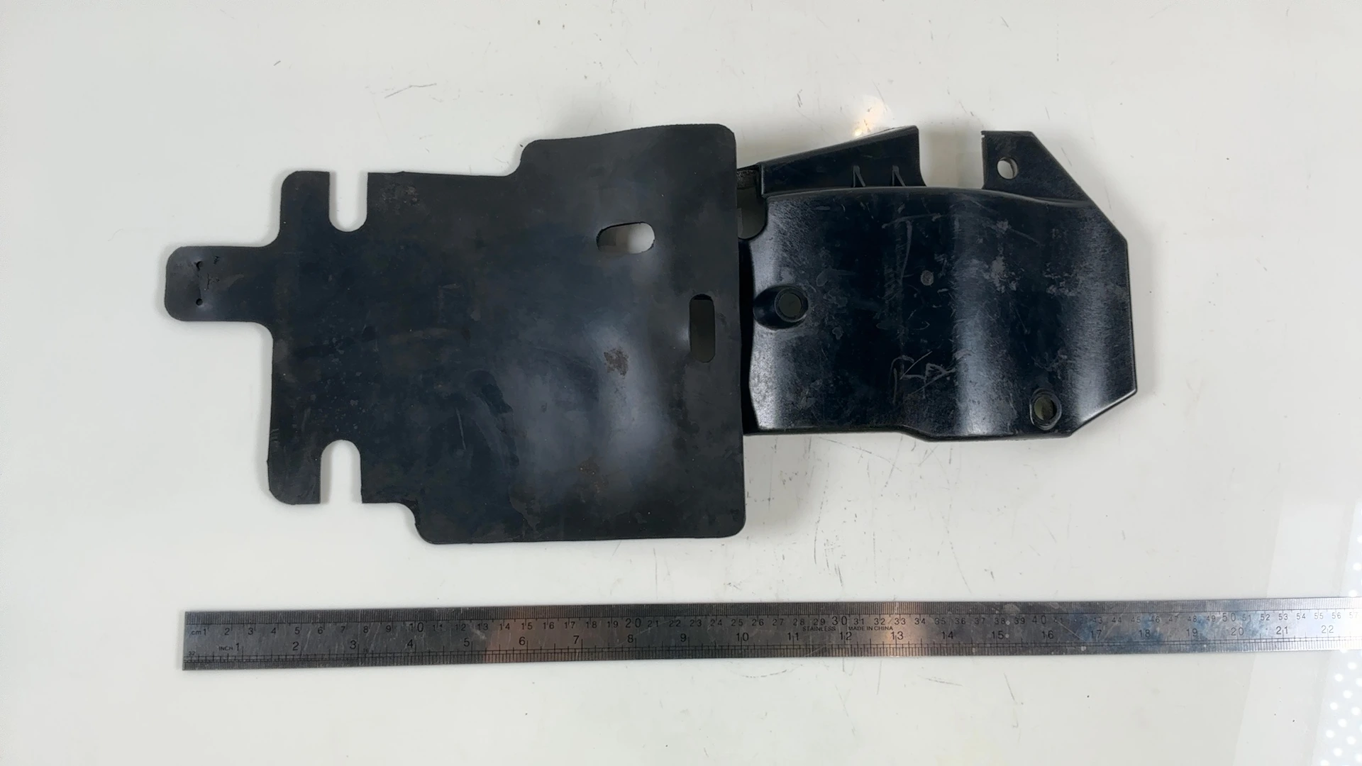 Yamaha TDM850 3VD 850 CC Engine Cover Splash Mudguard 1991-2001 OEM 3VD-21162-00 - Image 5