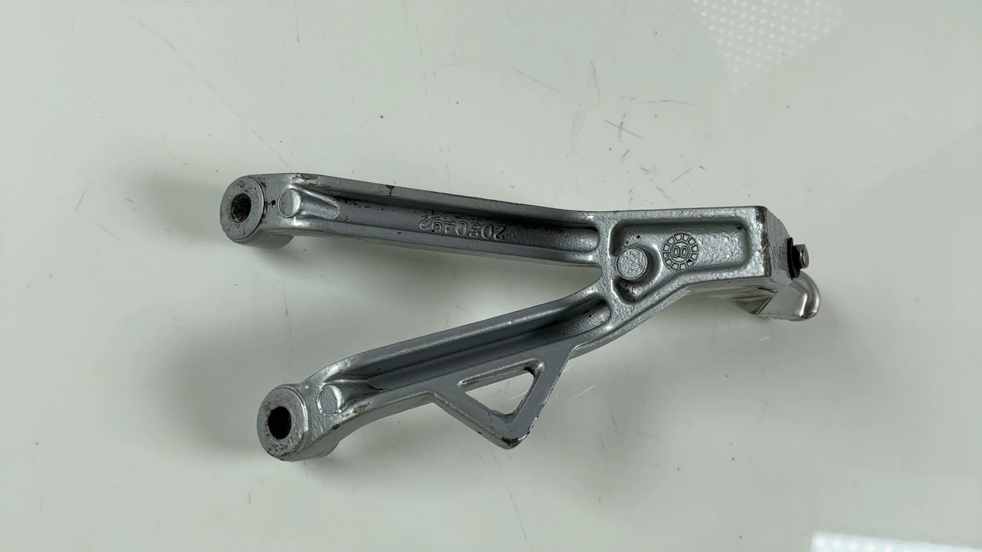 Triumph TT600 T2080492 600CC Rear Left Footrest Hanger 2000-2003 OEM  T2080512 - Image 7