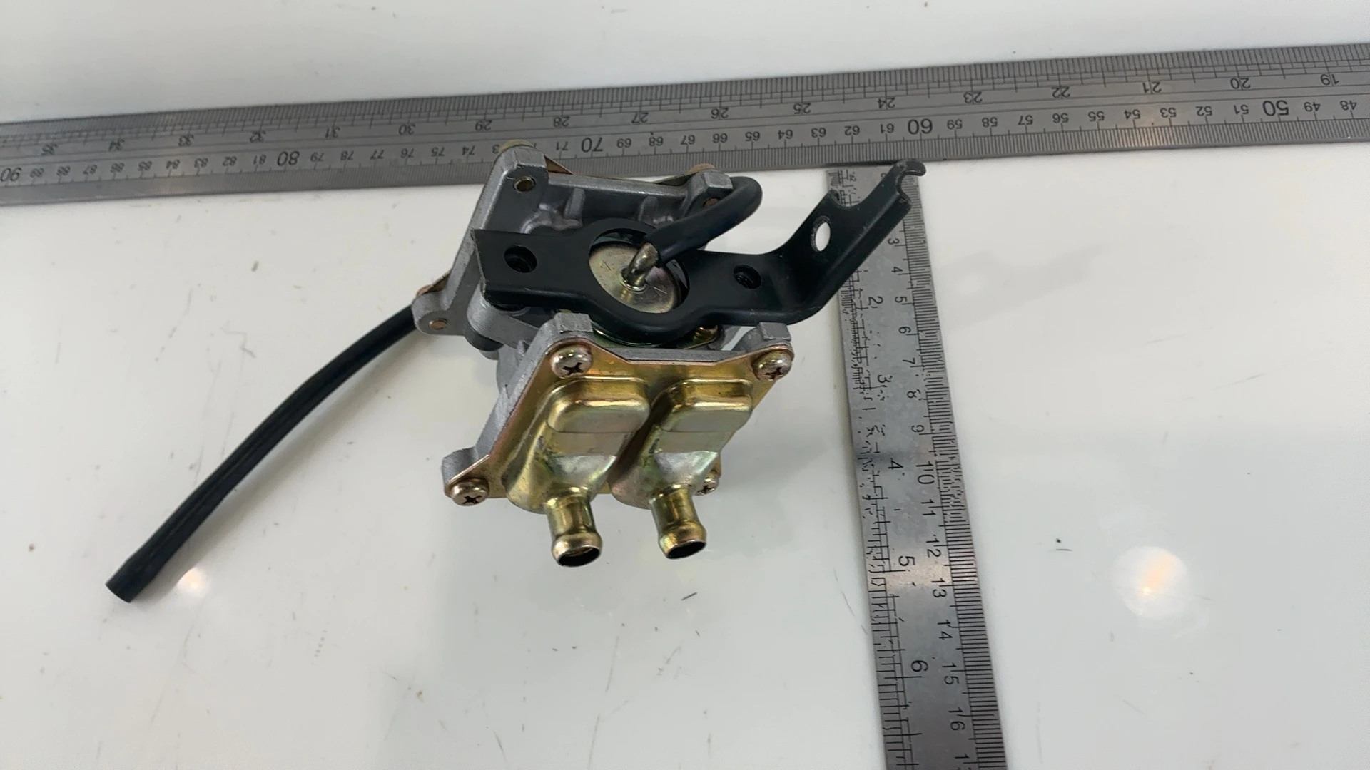 Suzuki Bandit GSF 1200 GSX 600 Katana Air Valve 2001-2005 OEM 18450-33E13 - Image 5