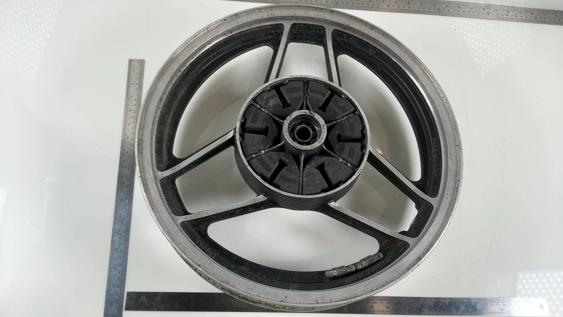 Suzuki GSX750 ES GR72A 750cc Rear Wheel Rim 1983-1986 OEM 64111-31300-291 - Image 4