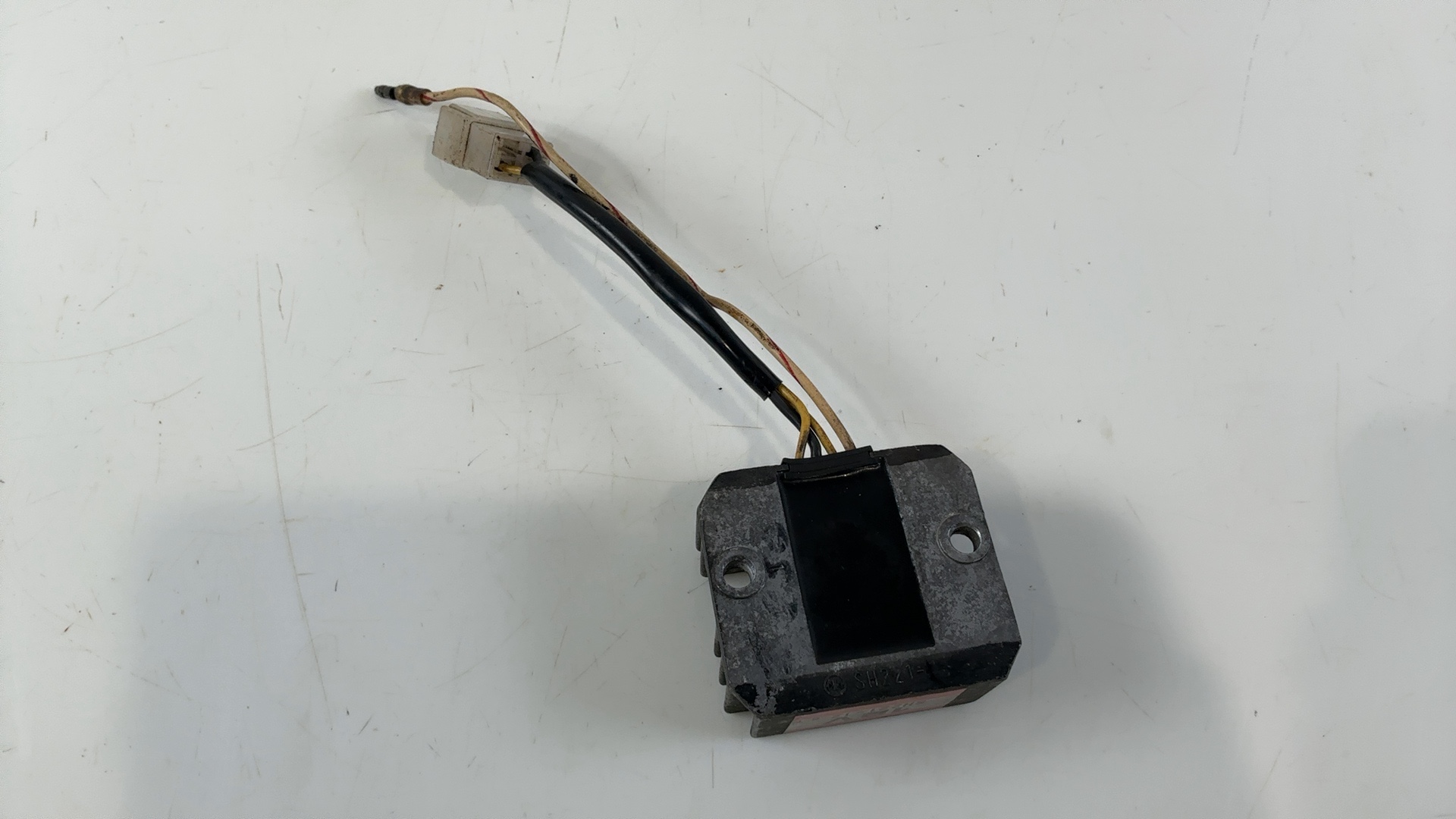 Kawasaki KZ305 CSR 305 CC Voltage Regulator 1981 1982 OEM 21066-1013 - Image 1