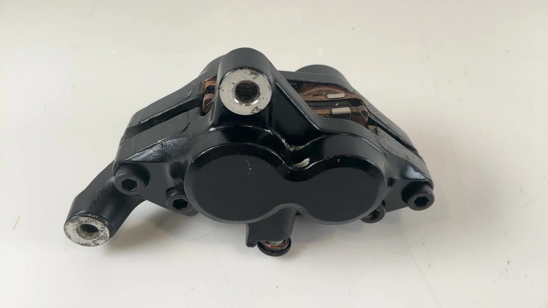 Yamaha FZR 1000 3GM 1000cc Front Right Brake Caliper 1991-93 OEM 3GM-2580U-50-00 - Image 2