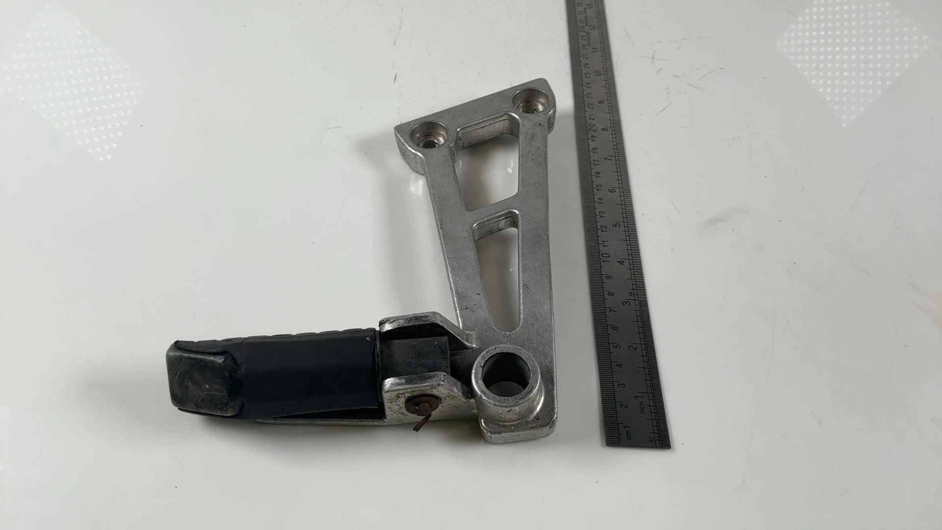 Honda NSR125 JC20 125cc Rear Right Pillion Footrest Hanger 1988-94 50711-KY4-000 - Image 3