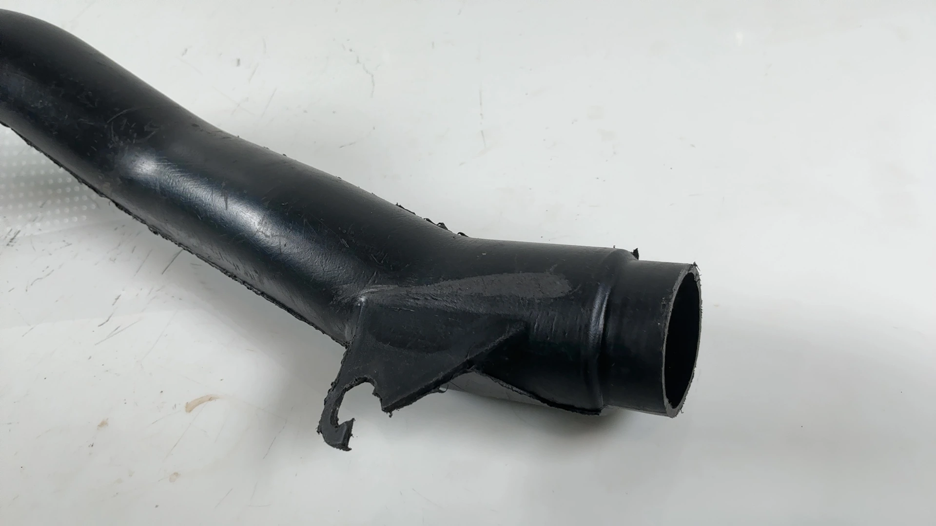 Suzuki GSX-R1100 GV73 1100cc Right Air Intake Duct Tube 1989-1992 OEM 94451-41C00 - Image 6