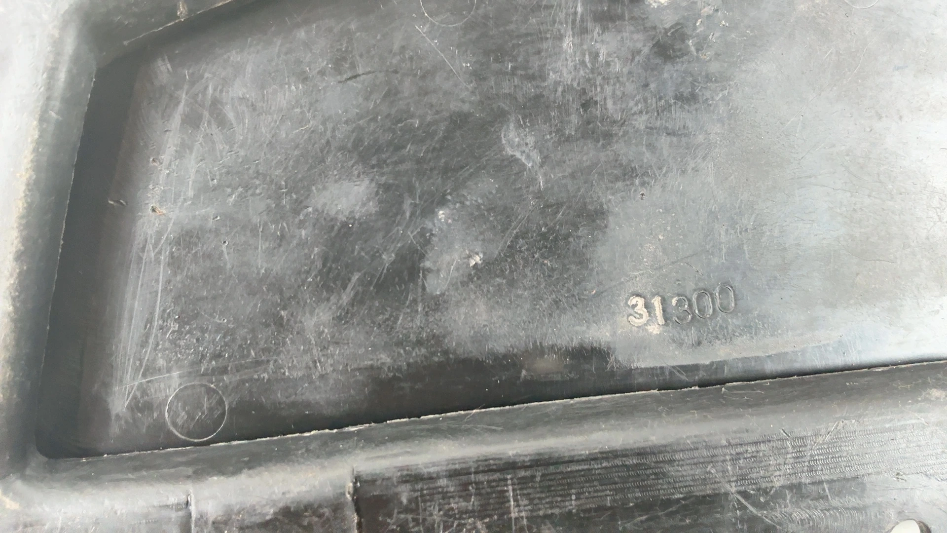 Suzuki GSX750 ES EF 750 Rear Tail Cover Storage Box 1983 1984 OEM 45515-31300 - Image 7