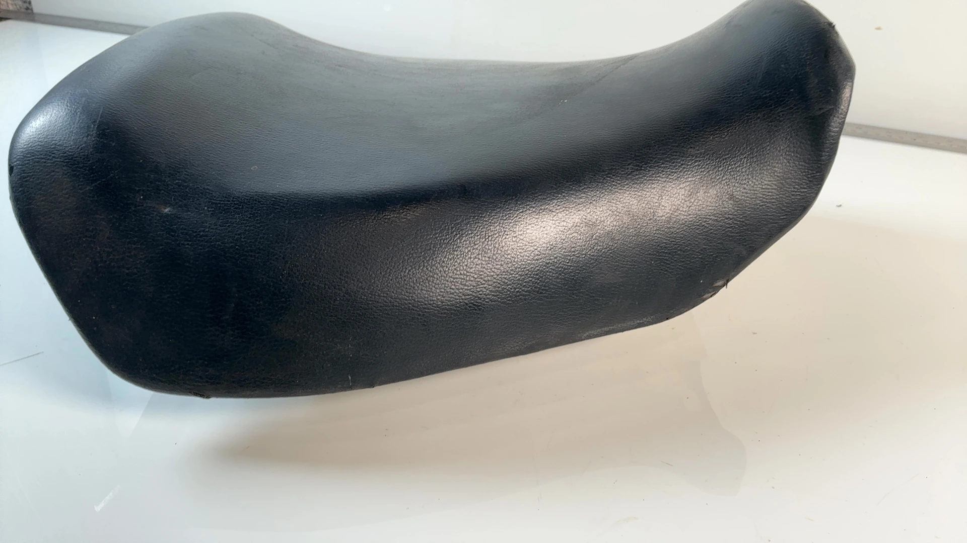 Suzuki GSX-R1100W 1100CC Rider Seat 1993-1998 OEM 45100-46E00 Suzuki - Image 6
