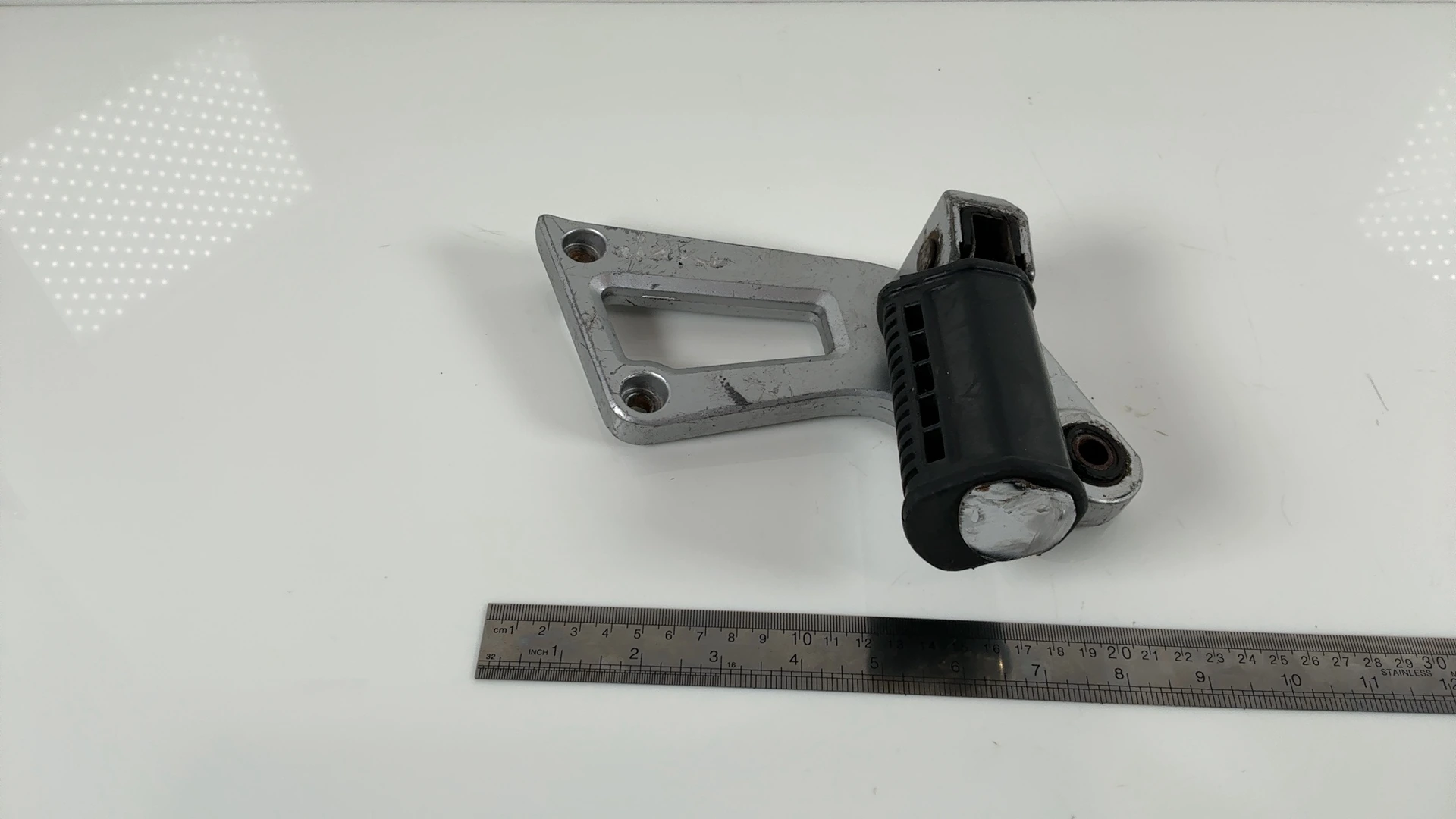 Suzuki GSX1100F Katana GSX1100 Rear Left Foot Peg Bracket 88-93 43820-48B11-13L - Image 1