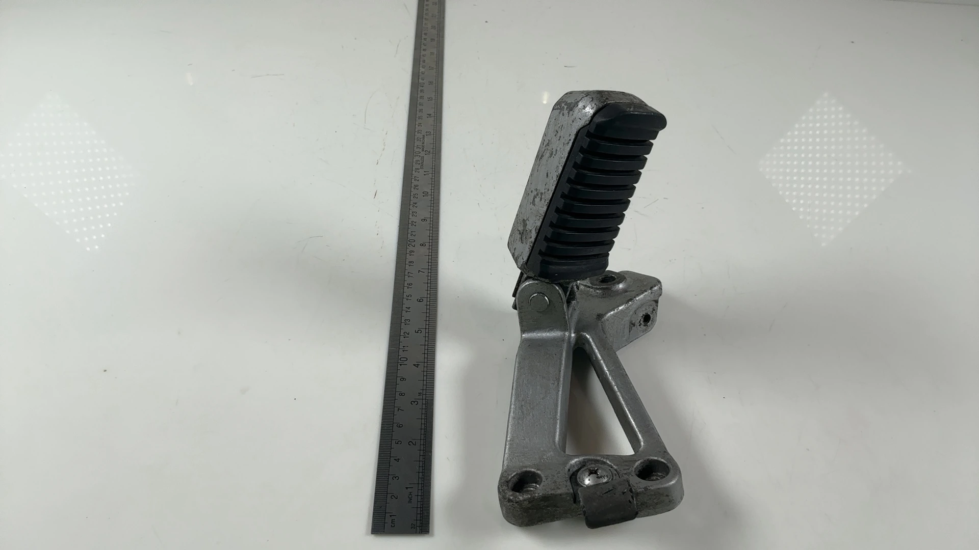 Kawasaki Concours ZG1000A 1000 Rear Right Footrest Hanger 1996-97 OEM 35011-1294 - Image 4