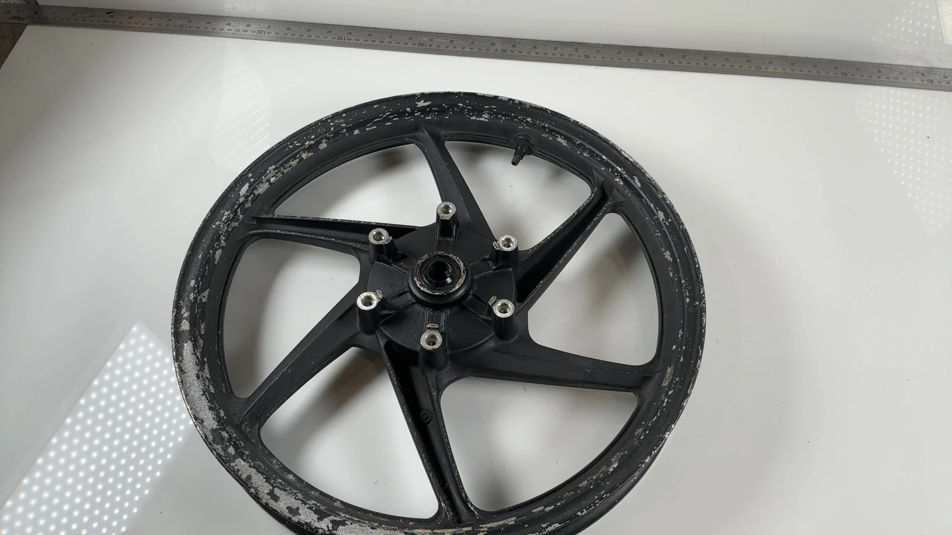 Honda CBF125 JC40 125cc Front Wheel Rim 2008-2015 OEM 44650-KWF-930 57V - Image 1