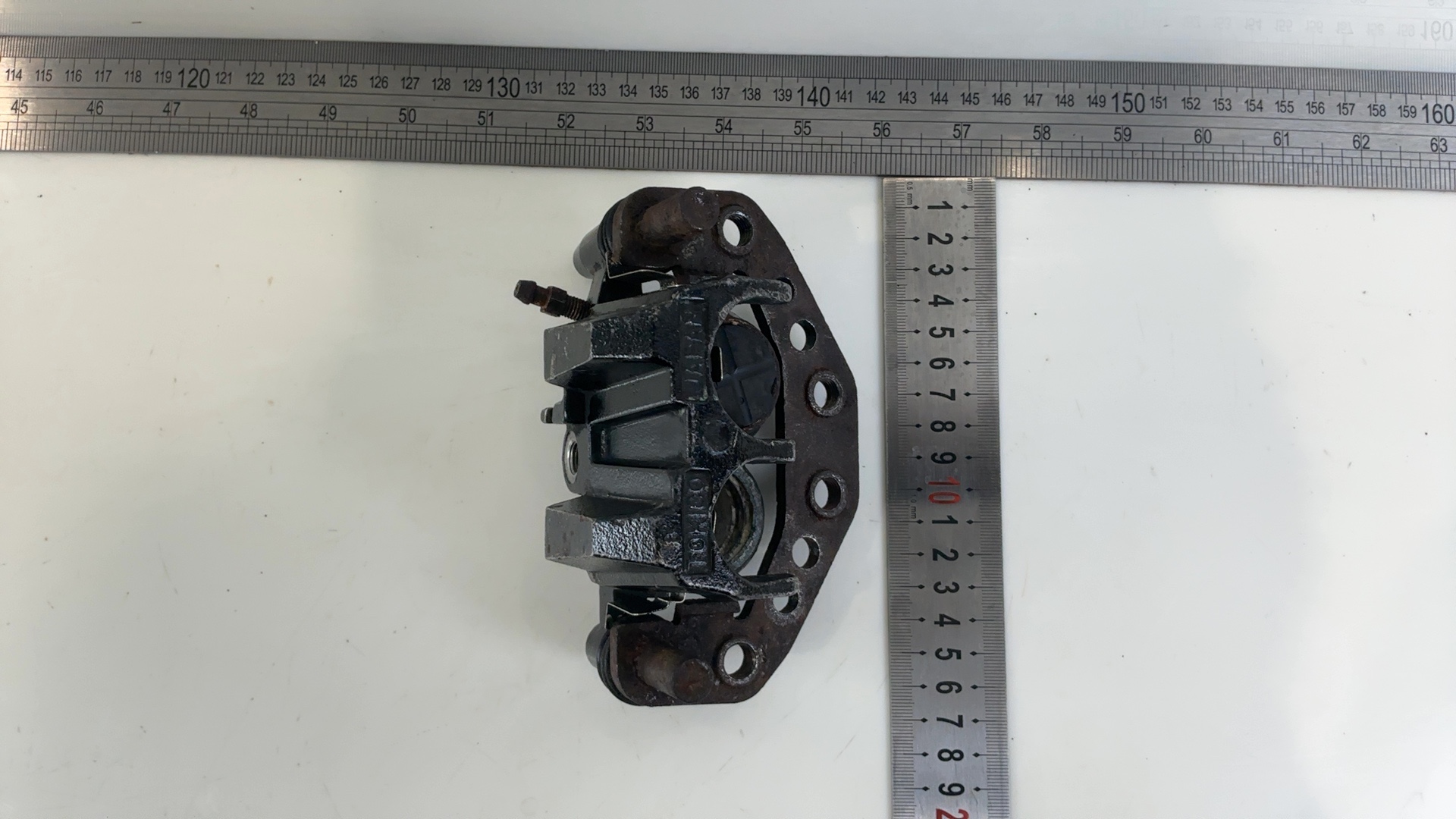Suzuki GSX 1100 G GV74A 1100 Front Brake Caliper 1991-1994 OEM 59300-26D01 - Image 5