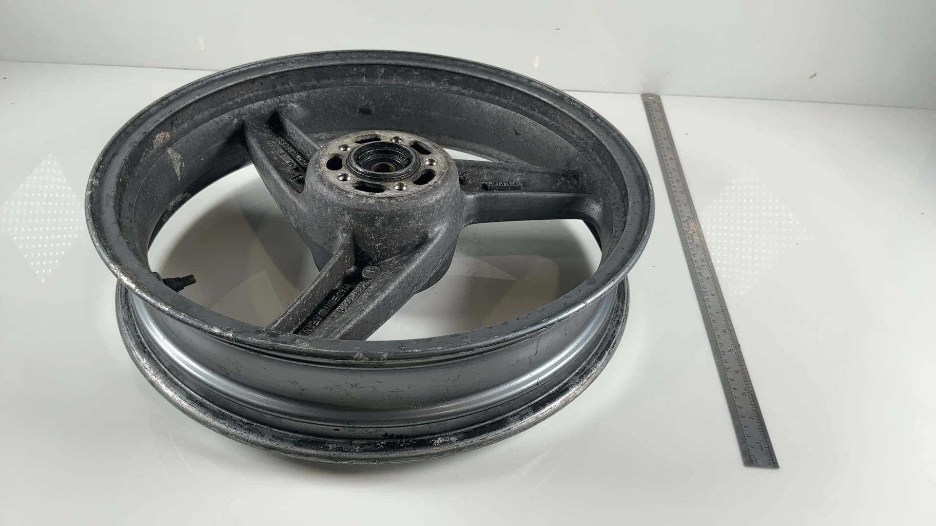 Kawasaki ZZR600 ZX600D 600cc Front Wheel Rim 1990-1992 OEM 41073-1365-FE - Image 3