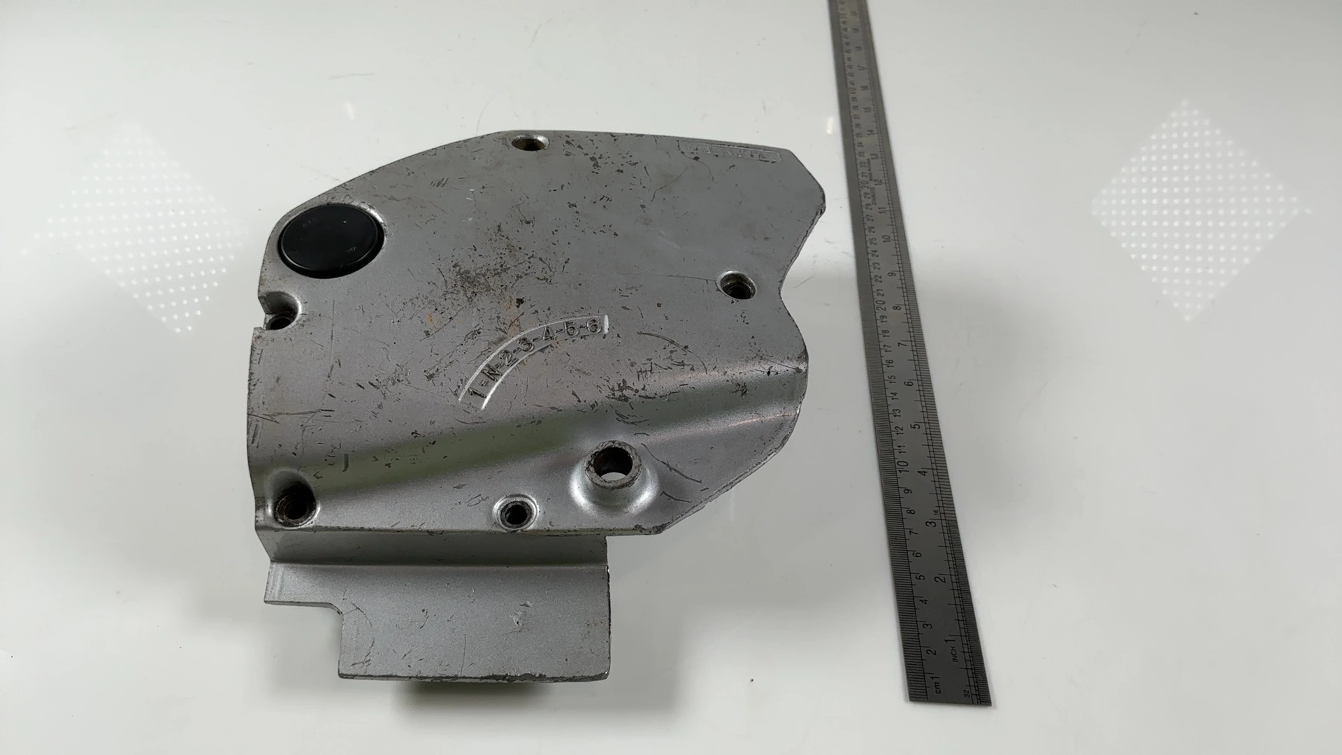 Yamaha XS400 XS400S 400cc Left Engine Sprocket Cover 1977-1982 OEM 1L9-15411-11 - Image 3