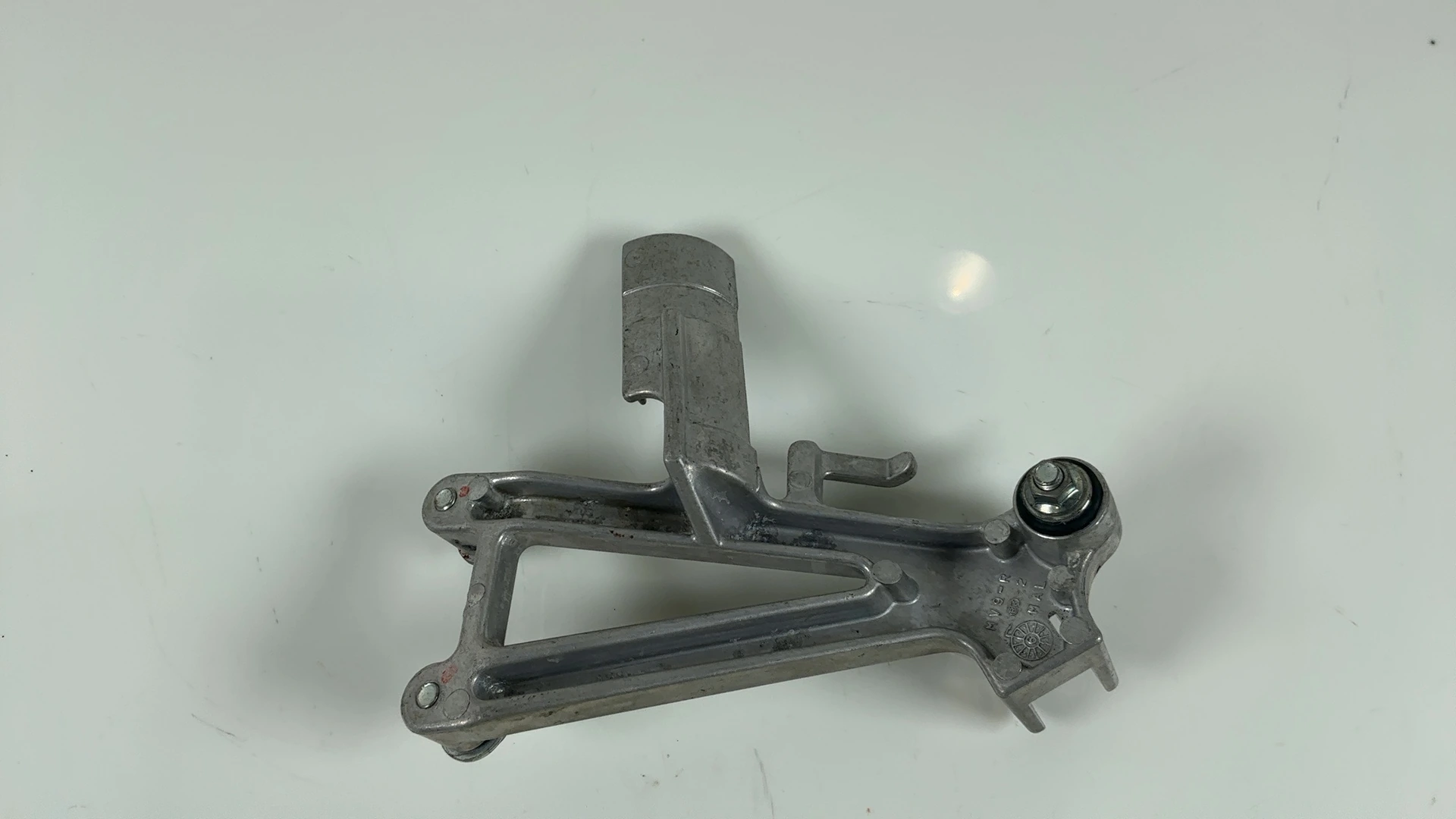 Honda CBR600 CBR600F3 Rear Right Footrest Peg Bracket 1995-98 OEM 50750-MV9-930 - Image 3