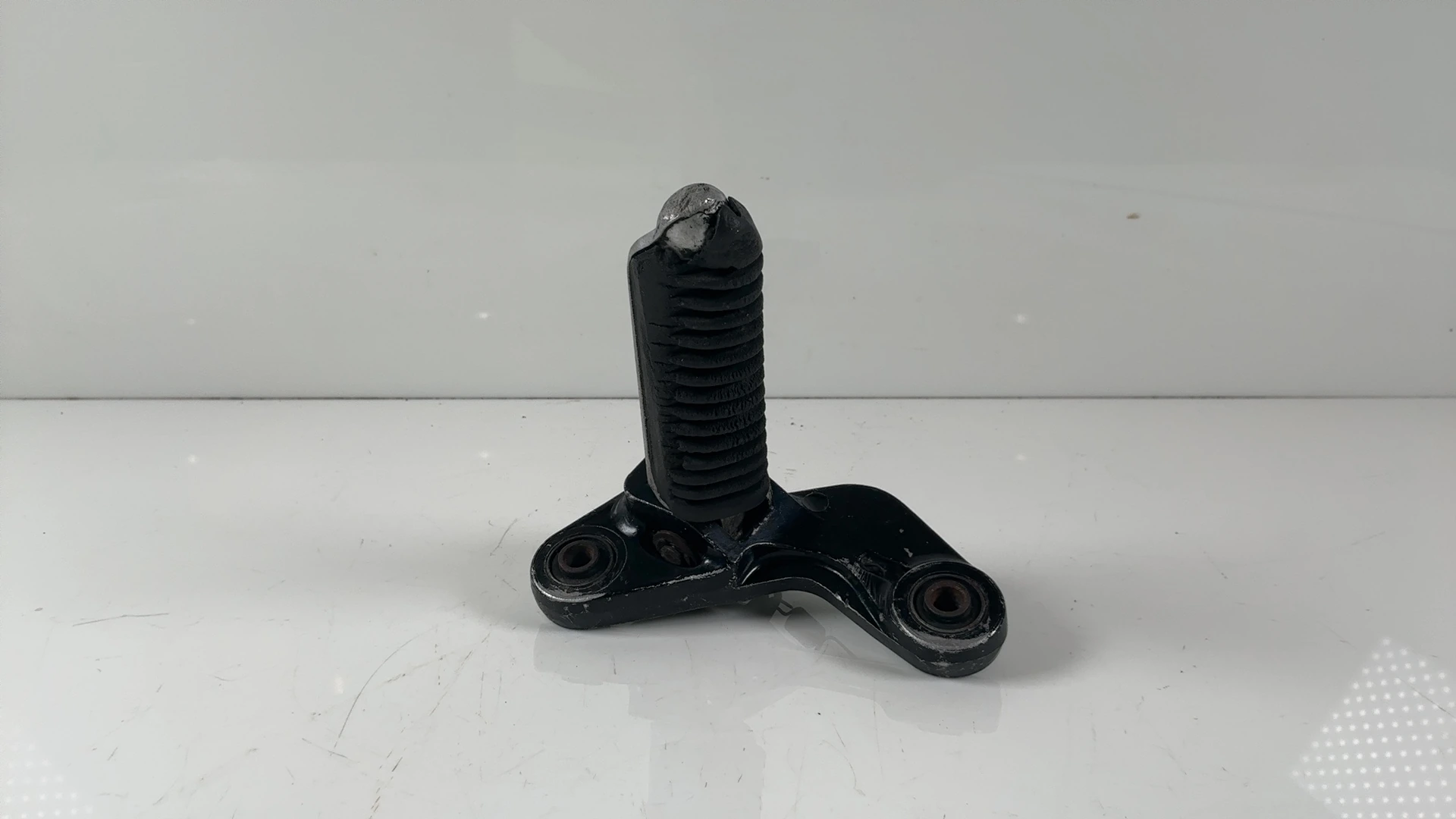 Suzuki Katana GSX600F 600cc Passenger Right Rear Foot Peg 1988-1996 43610-19C00