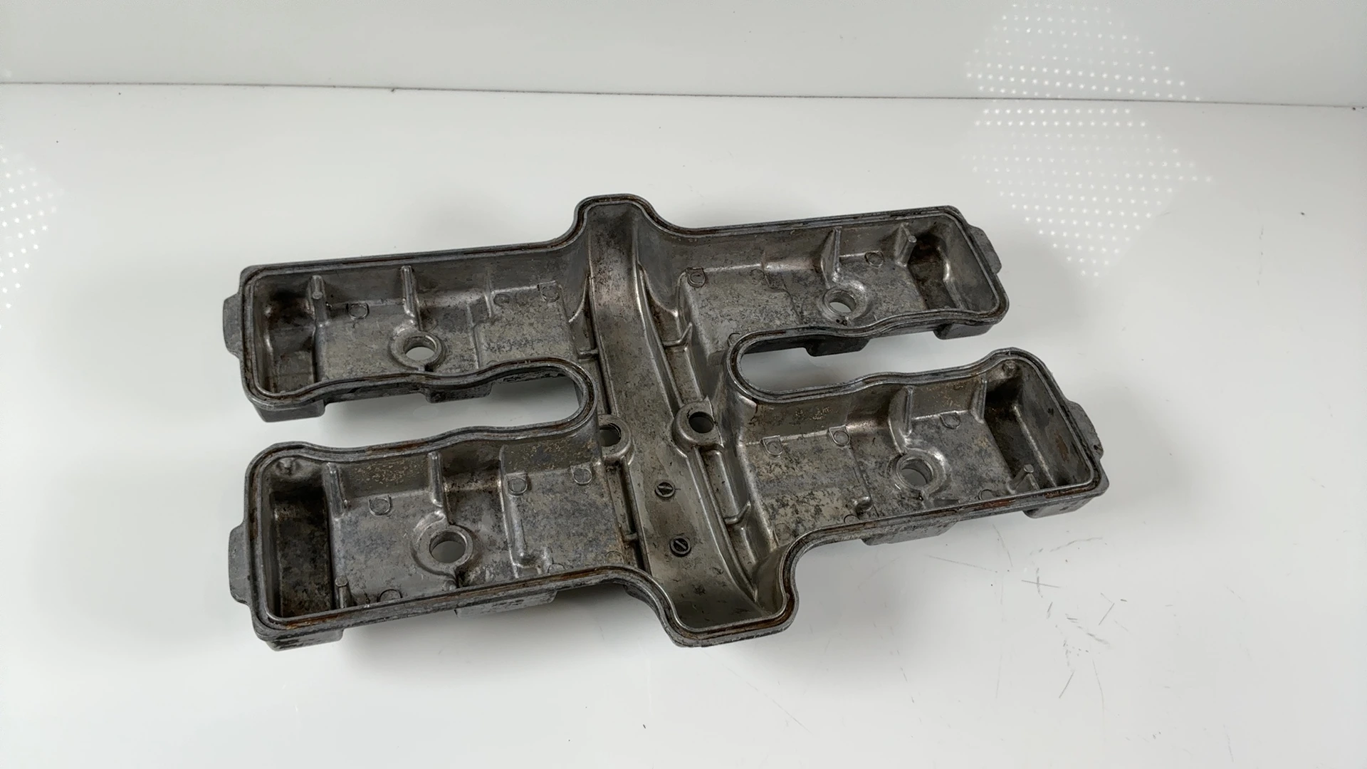 Honda CBX550 Four PC04 550cc Valve Cover 1982-1986 OEM 12310-MA6-000 - Image 4