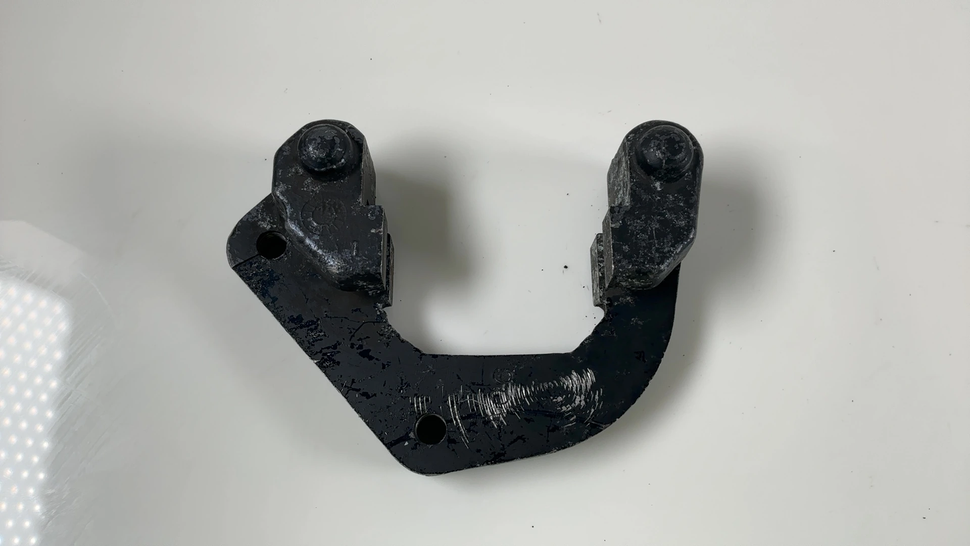 Suzuki GS650G GS650 650cc Front Brake Caliper Bracket 1981 1982 OEM 59100-45881 - Image 2