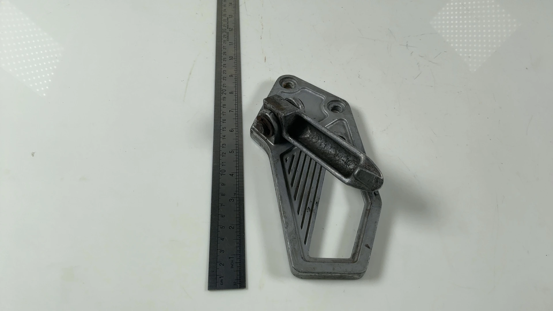 Kawasaki GPX750R ZX750-F 750cc Front Left Footrest Bracket 1987-1990 35011-1314 - Image 4