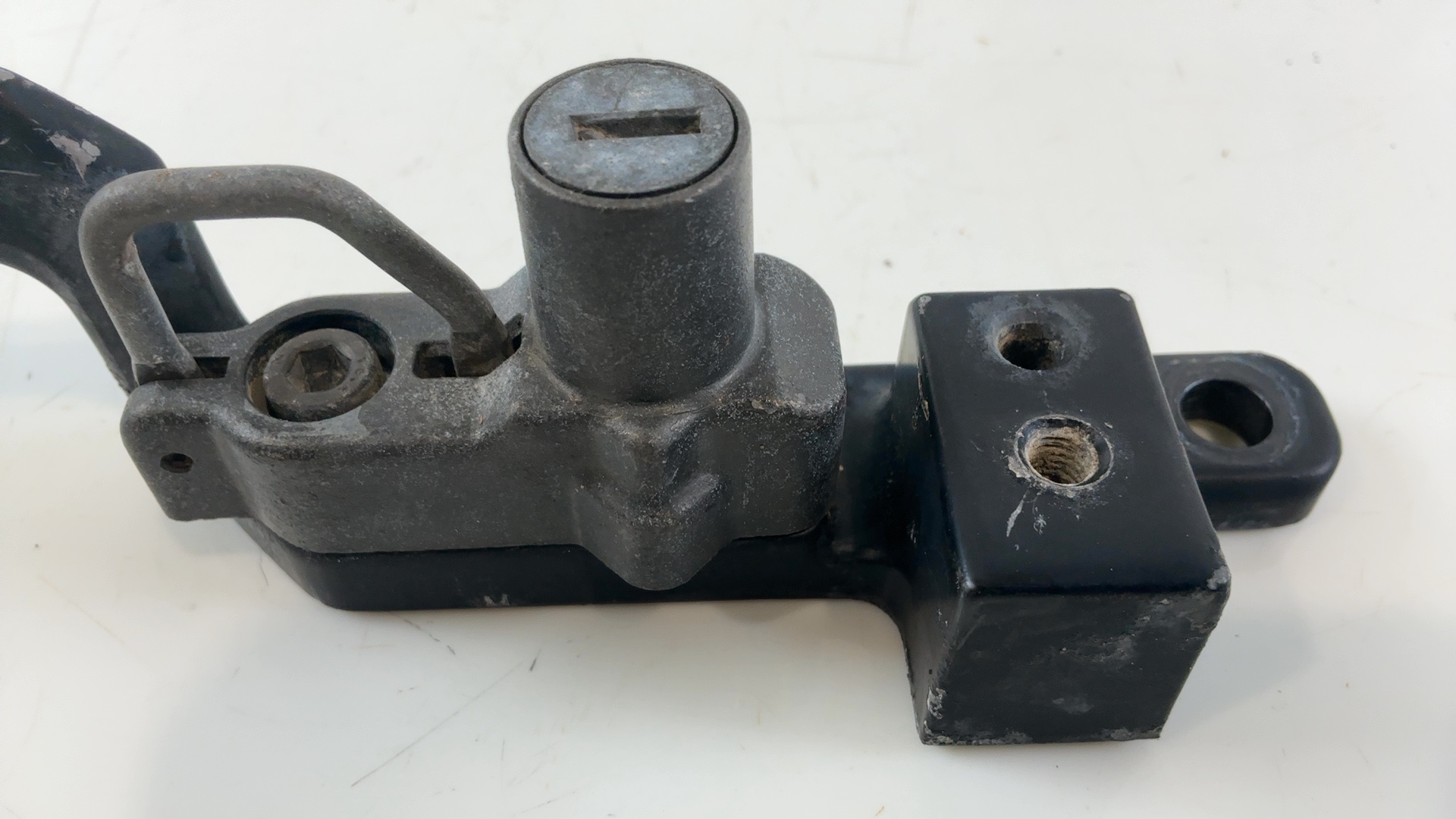 Kawasaki ZZR600 ZX600D 600cc Helmet Seat Lock Handle 1990-1992 OEM 32109-1206 - Image 6