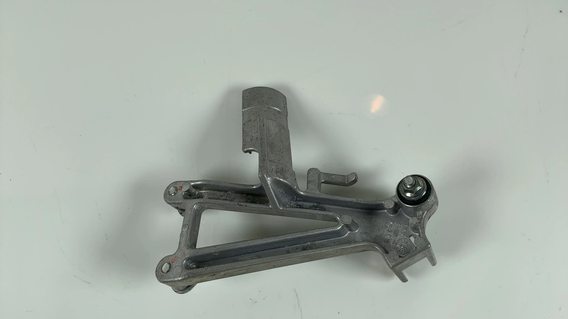 Honda CBR600 CBR600F3 Rear Right Footrest Peg Bracket 1995-98 OEM 50750-MV9-930 - Image 4