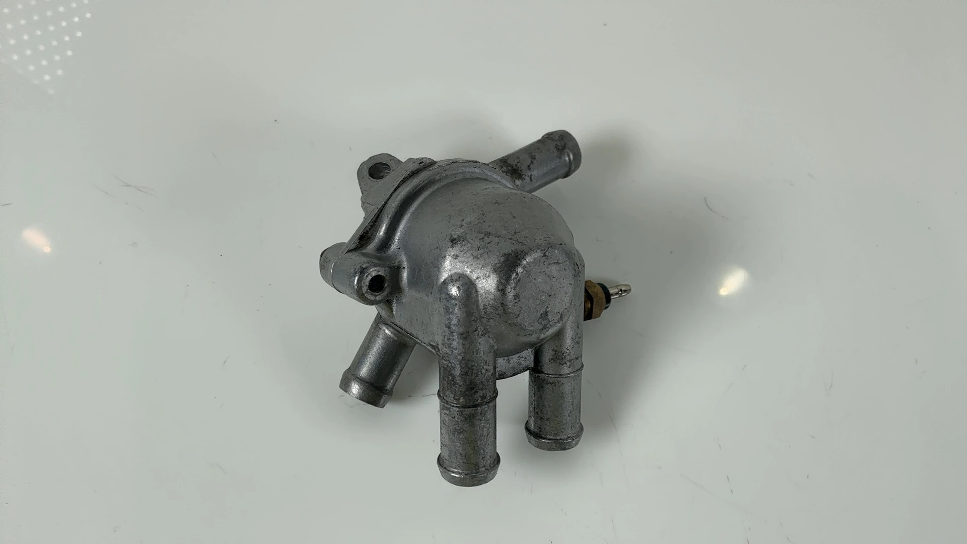 Honda VFR750F Interceptor RC24 750 Thermostat Housing 1986-87 OEM 19311-ML7-000 - Image 4