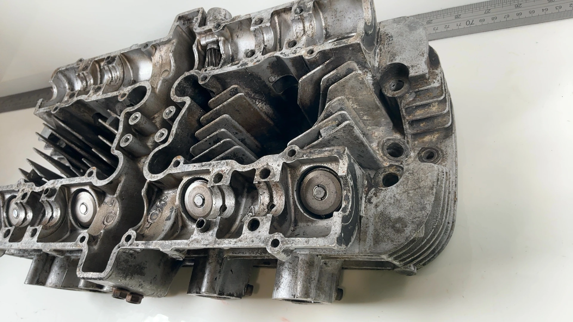 Suzuki GS750 GS750E 750 CC Cylinder Head 1976-1978 OEM 11100-45002 - Image 4