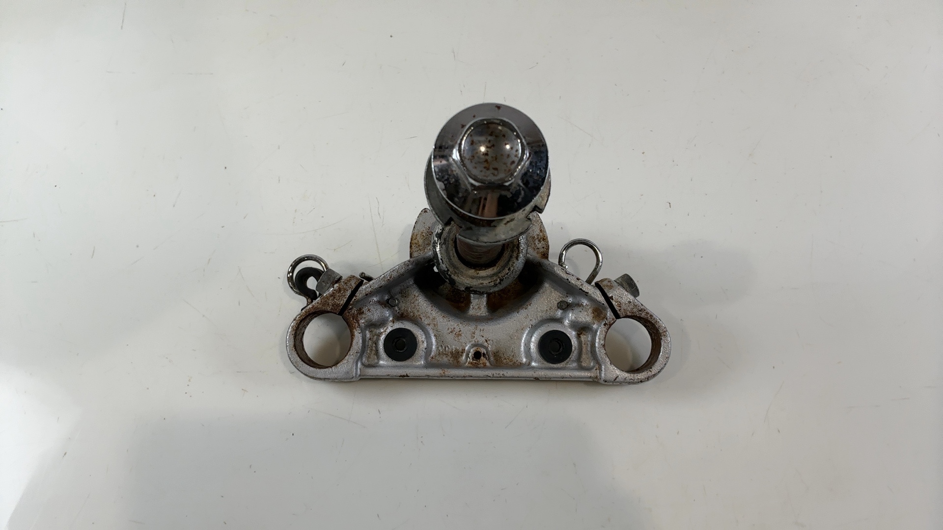 Kawasaki Eliminator BN125 125cc Lower Fork Bridge Yoke 1997-2009 OEM 44037-1361 - Image 1