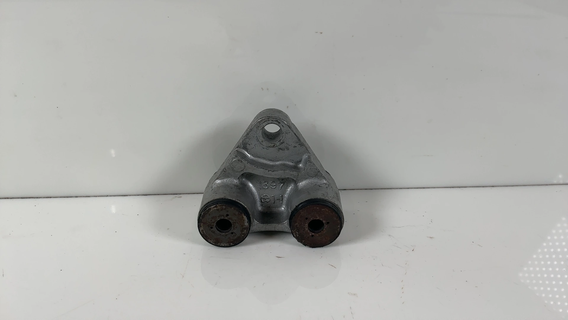 Kawasaki GPZ1000RX ZX1000A 1000cc Engine Mount Bracket 1986-1988 OEM 32029-1397