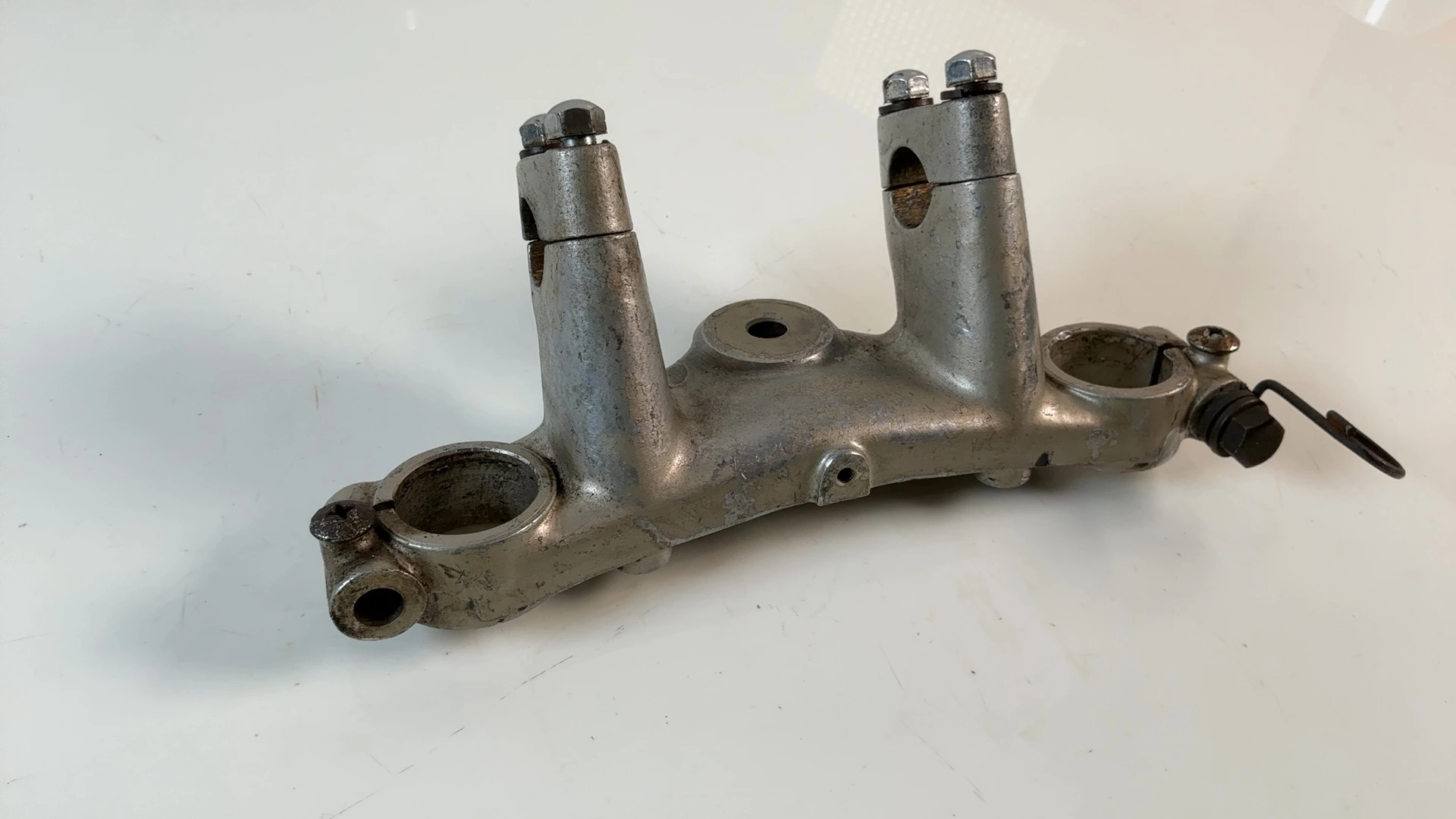 Suzuki DR125S SF42A 125cc Upper Triple Tree Fork Bridge 1983-85 OEM 51311-42A00 - Image 5