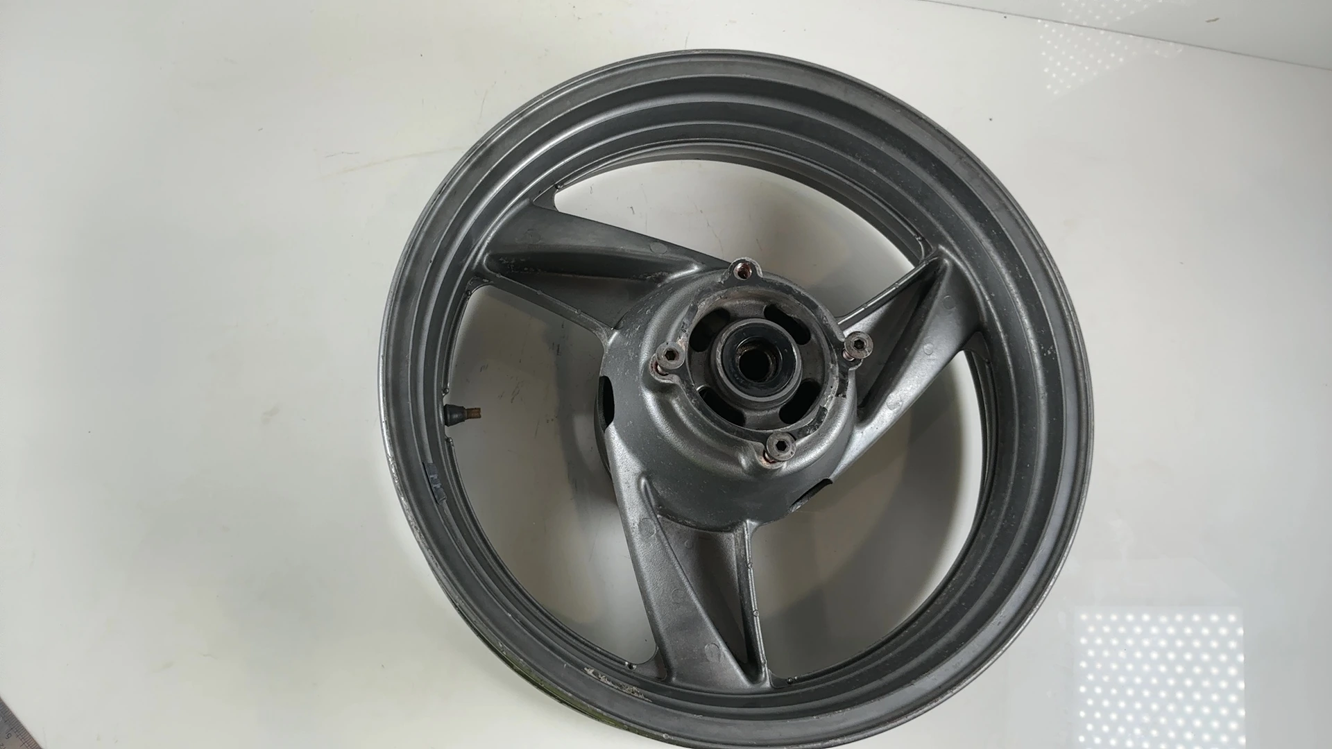 Kawasaki Ninja ZX6 ZX600E 600cc Rear Wheel Rim 1993-2002 OEM 41073-1521-GE - Image 9