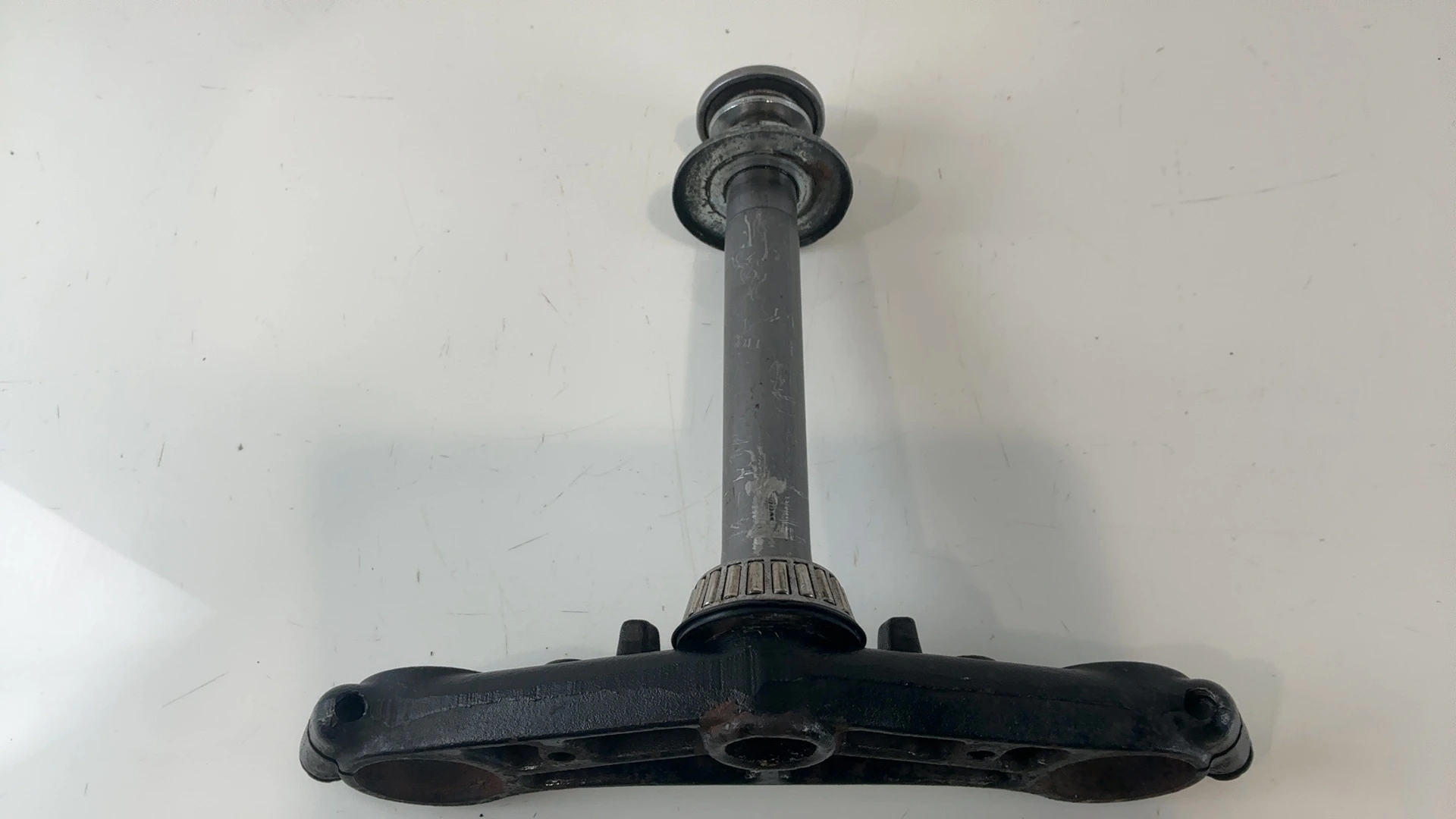 Honda CBR1100XX Blackbird SC35 Lower Fork Triple Tree Yoke 1996-98 53200-MAT-000 - Image 2