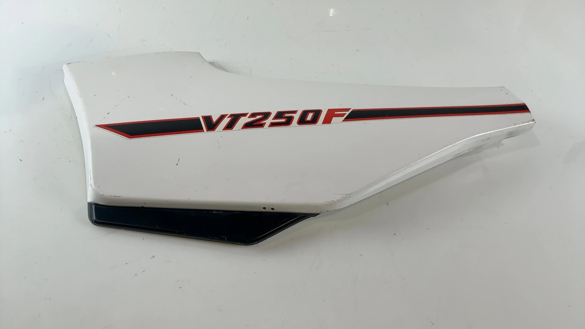 Honda VT250F MC08 250 CC Left Side Fairing Panel 1982 1983 OEM 83700-KE8A-0100