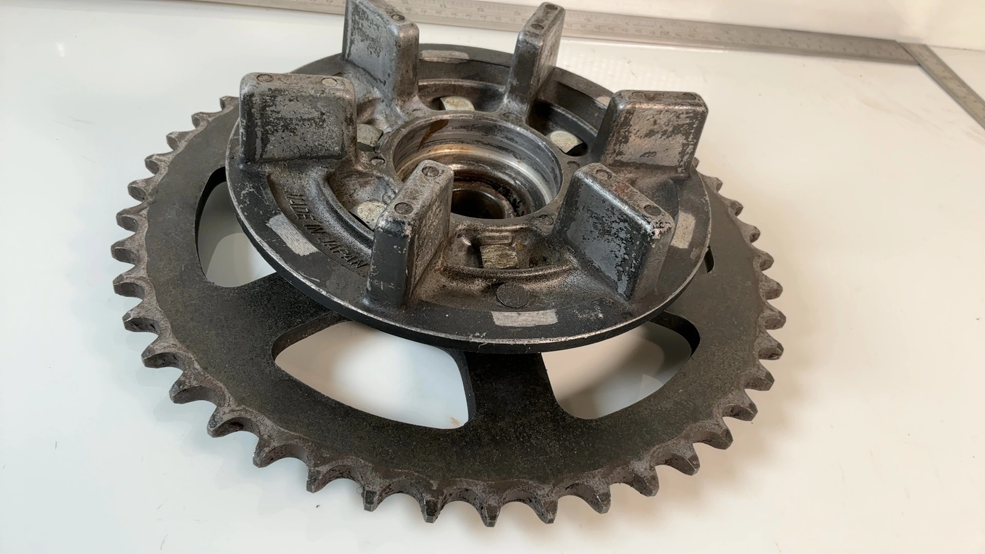 Kawasaki KZ1000 LTD KZ1000-B1 Rear Sprocket Carrier Hub 1976 1977 OEM 42008-040 - Image 4