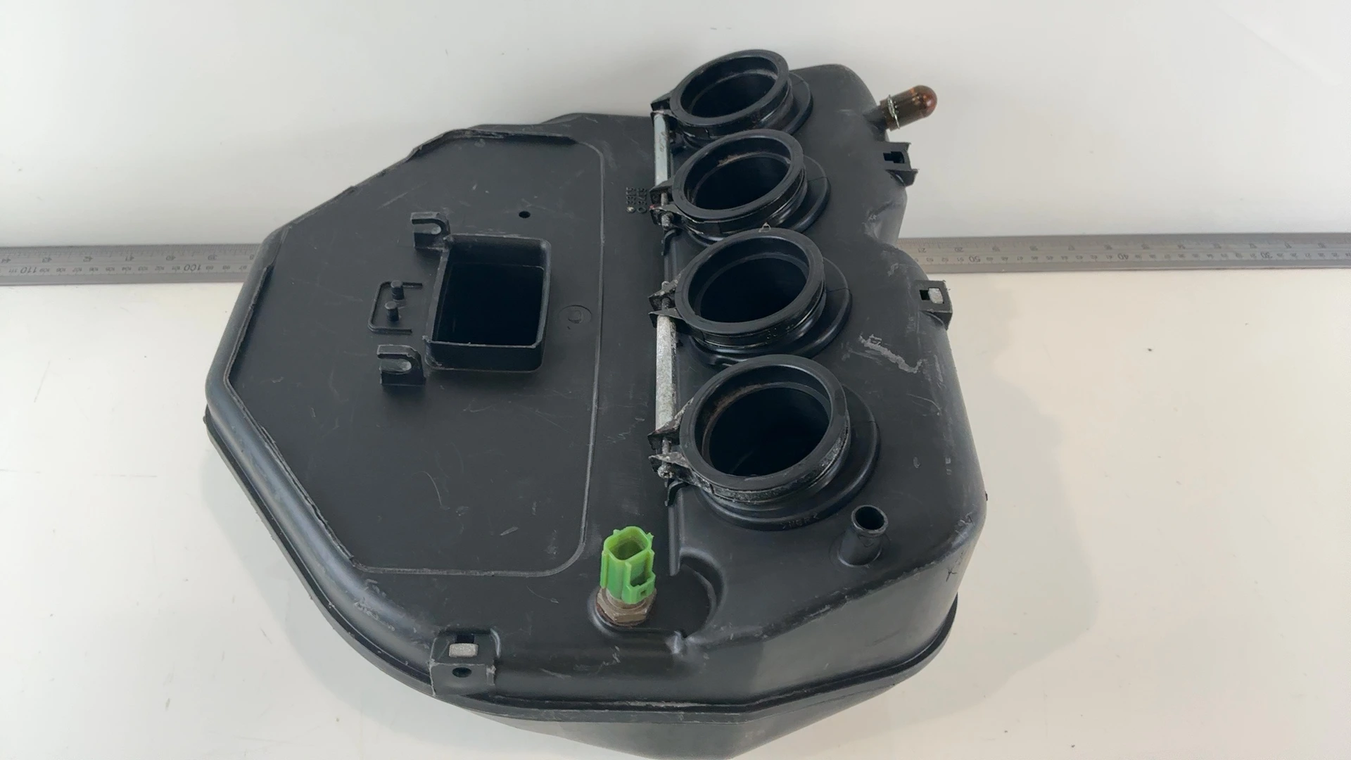 Suzuki GSXR 750 GR7DB 750cc Air Filter Box 1996 1997 OEM 13700-33E00 - Image 6