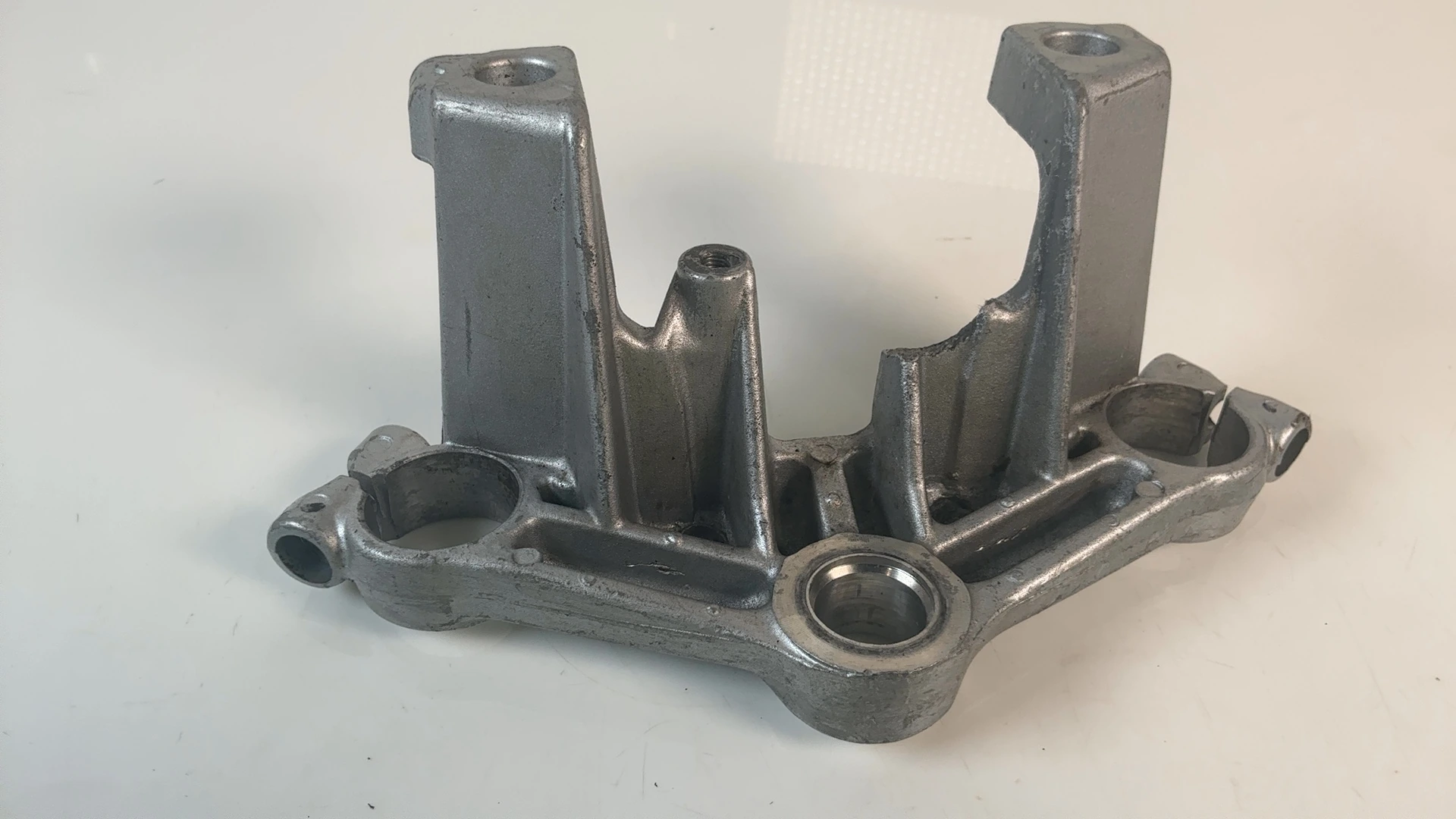 Yamaha TZR125 RD125LC 2RK 125cc Upper Fork Yoke Bridge 1985-1992 OEM 2RH-23435-0 - Image 2