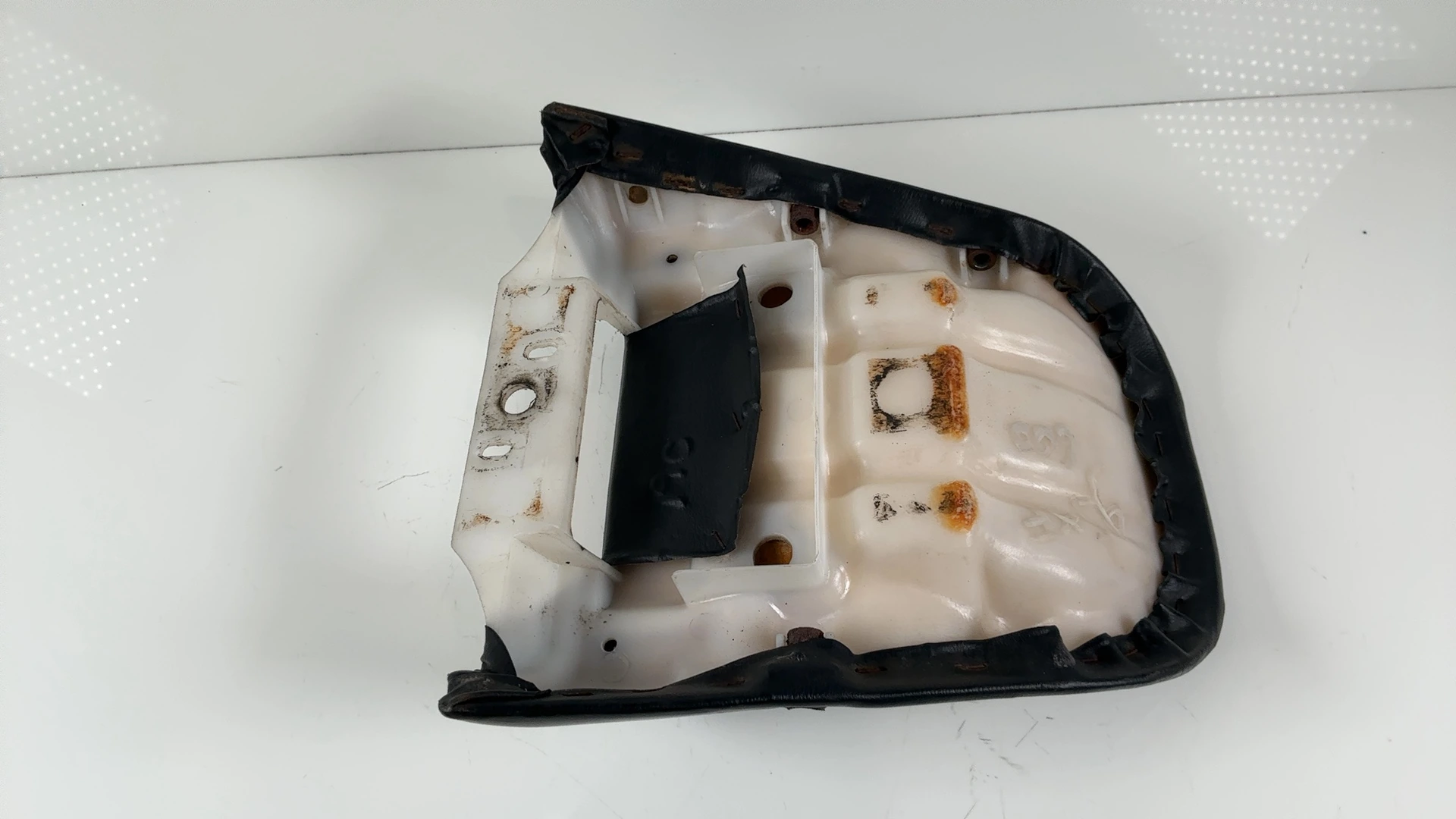 Suzuki Katana GSX600F 600 Rear Passenger Seat 1988-1997 OEM 45300-19C00 - Image 3