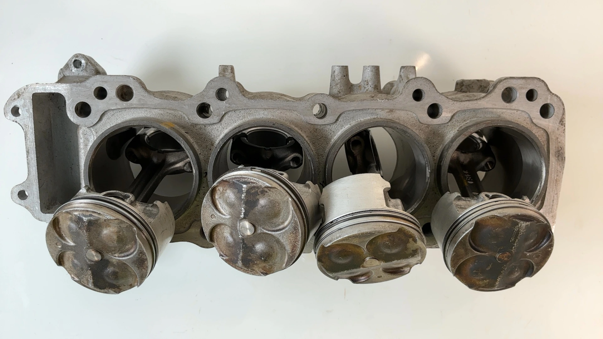 Suzuki GSX-R 600 GSXR600 Engine Cylinder Jug Barrels Pistons 1997-00 11211-34E00